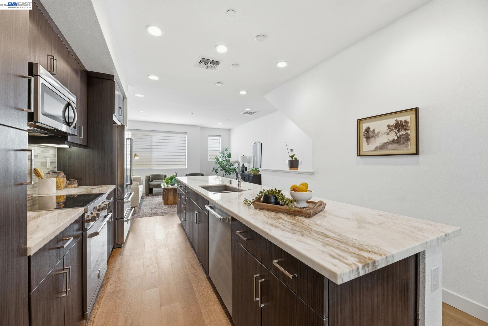 931 Edy Ln, Oakland CA 94607 — photo 3