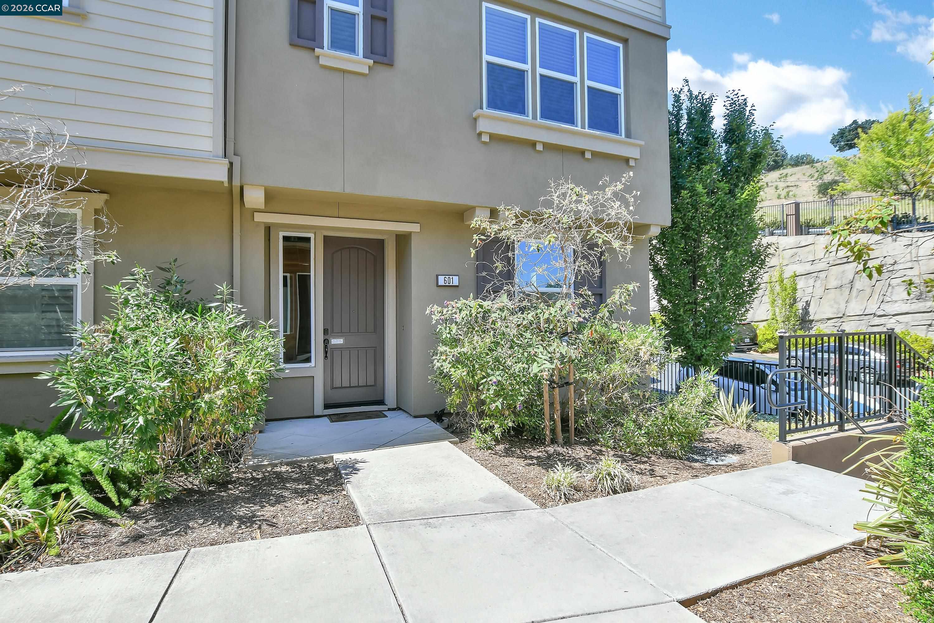 Photo #2: 41138482 Listing: Photo #2