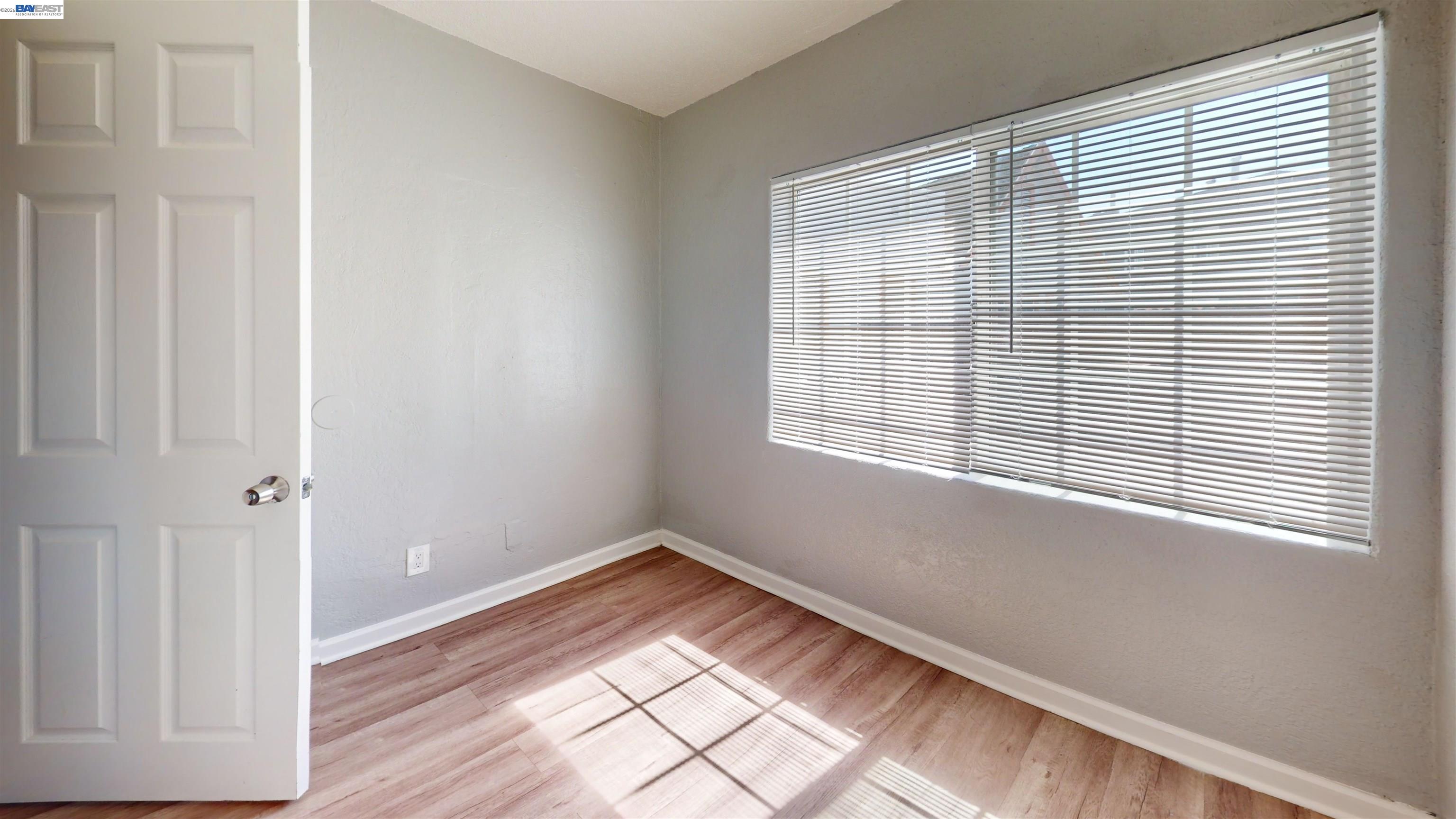 6625 Bancroft Ave, Oakland CA 94605 — photo 9
