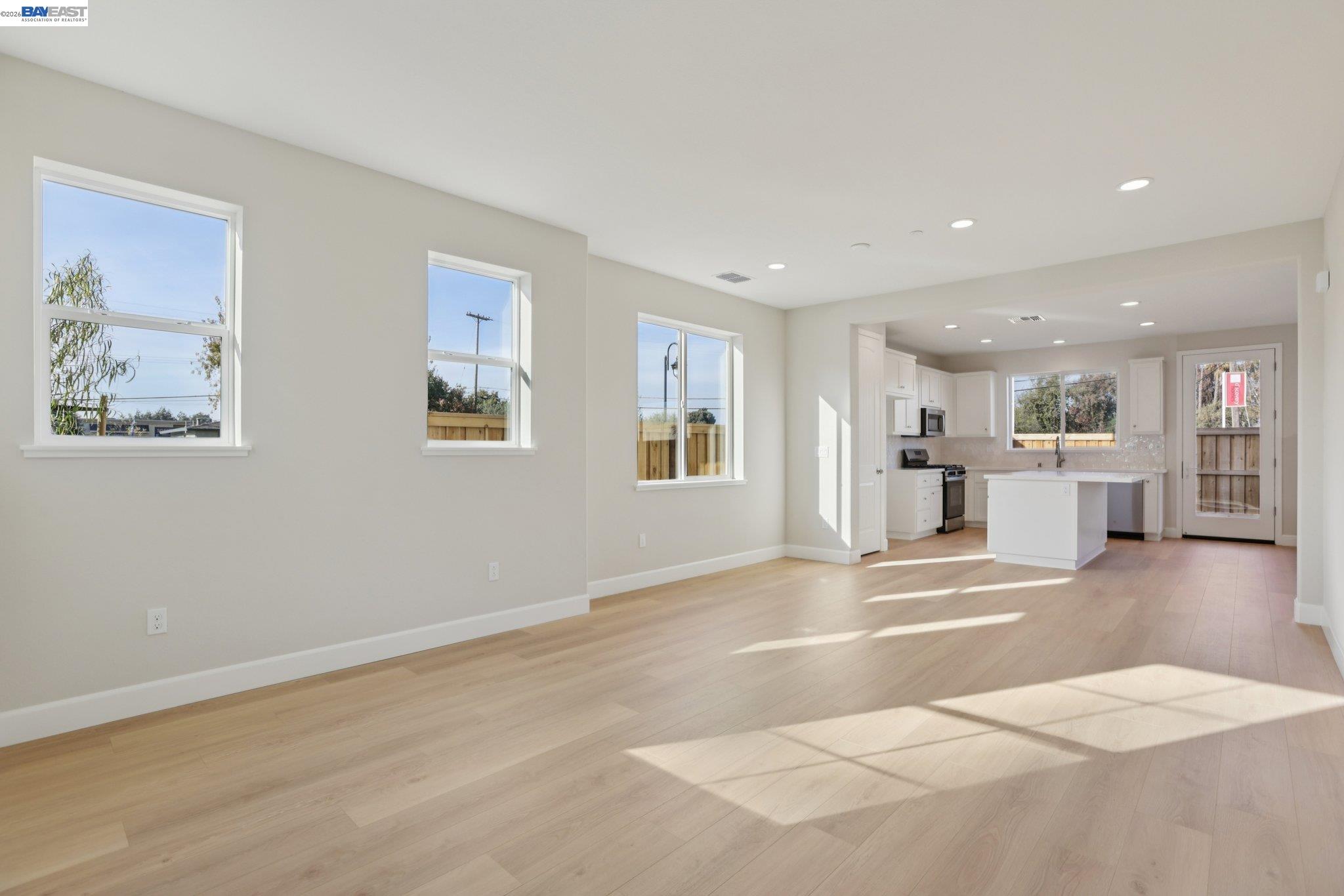 117 Creek View Cir, Fairfield CA 94533 — photo 6