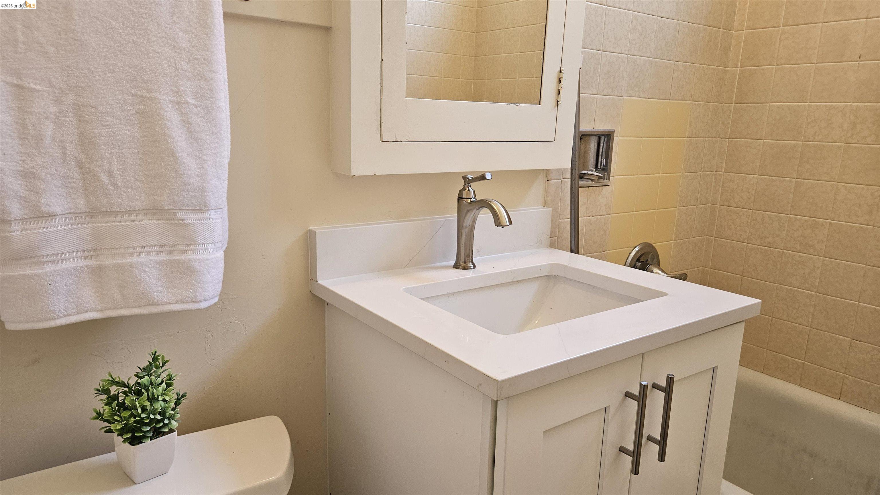 Photo #12: 41138572 Listing: Photo #12