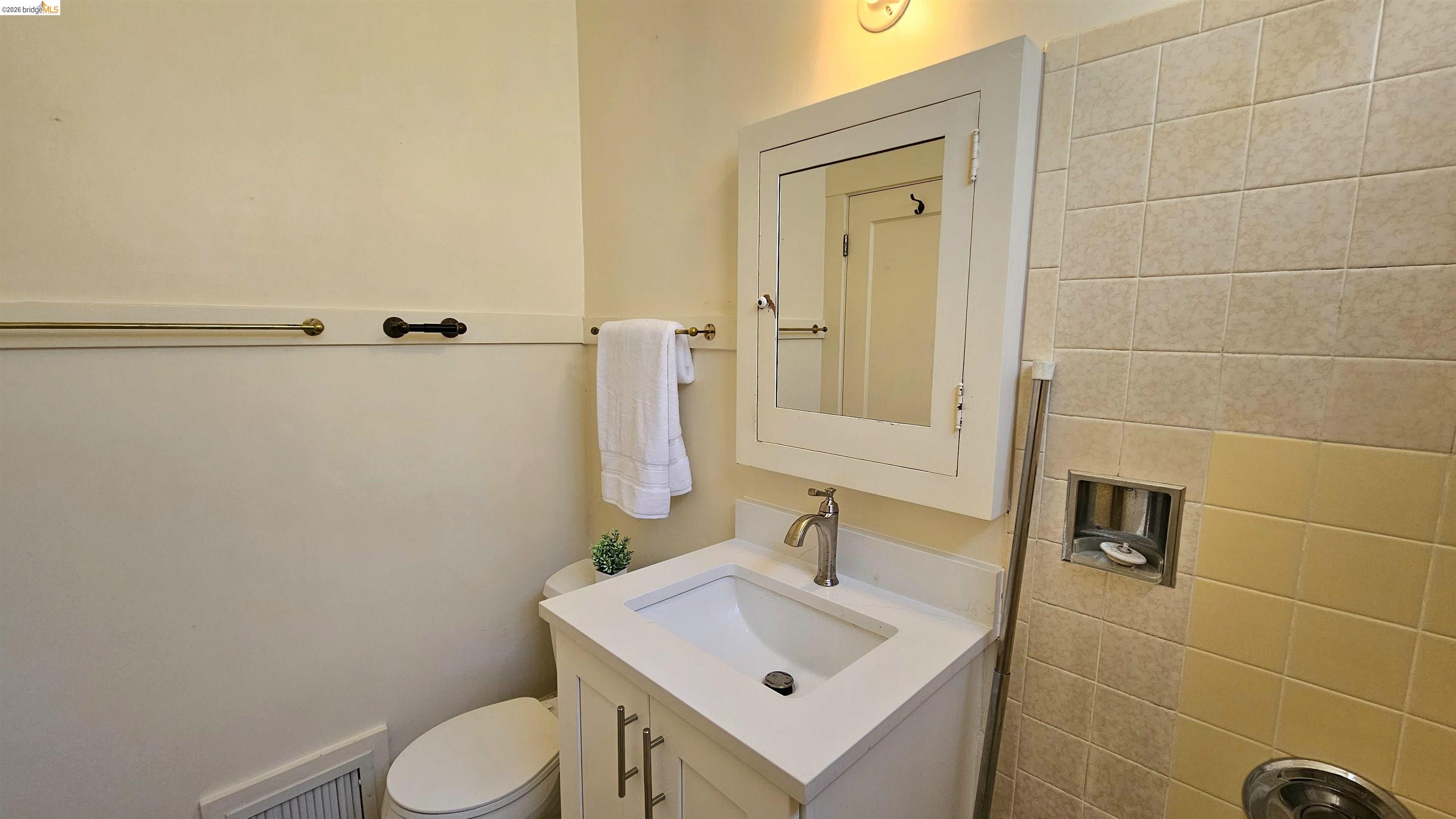 Photo #13: 41138572 Listing: Photo #13