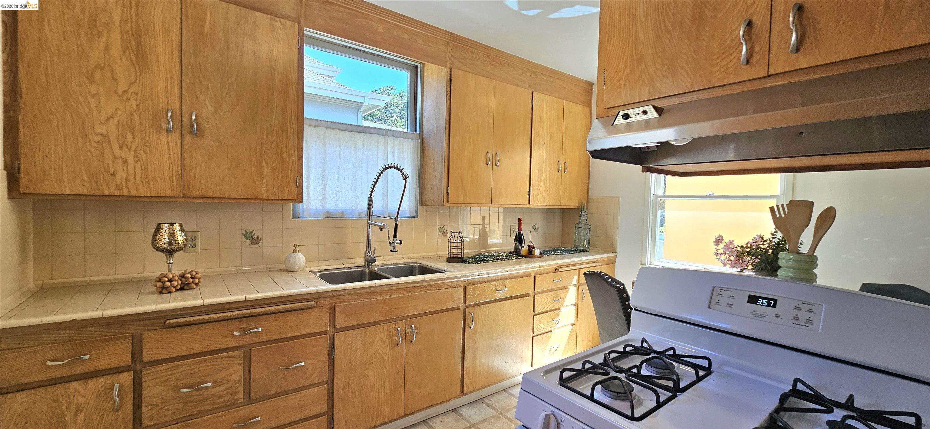 Photo #6: 41138572 Listing: Photo #6