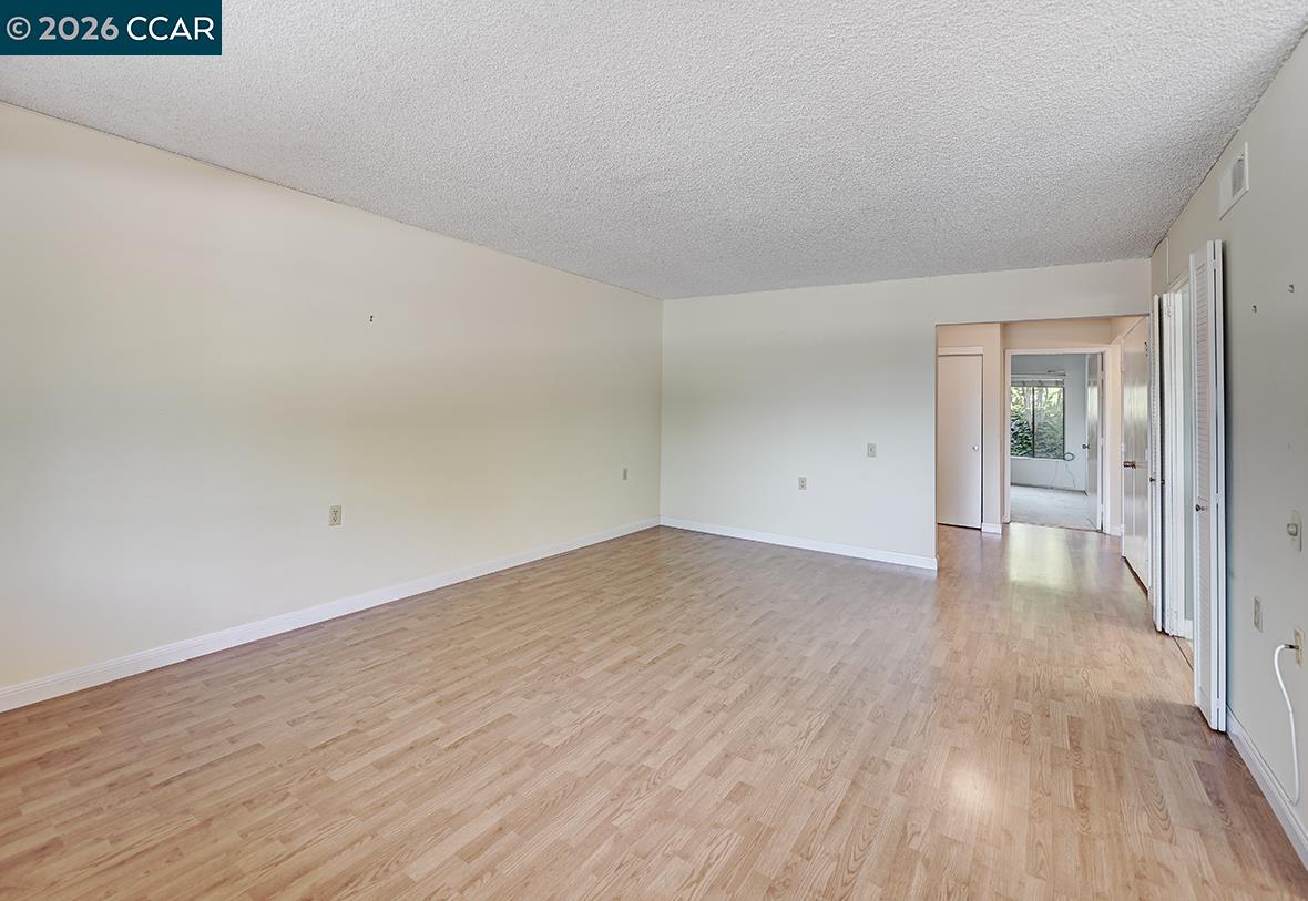 Photo #11: 41138582 Listing: Photo #11