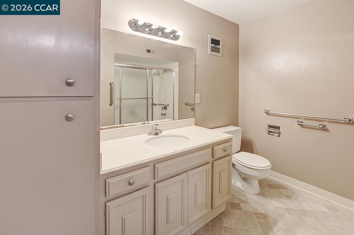 Photo #15: 41138582 Listing: Photo #15