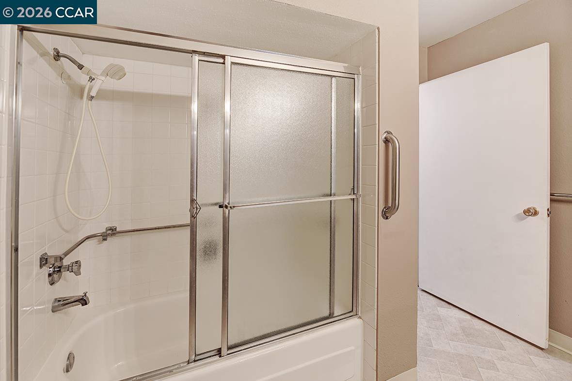 Photo #16: 41138582 Listing: Photo #16