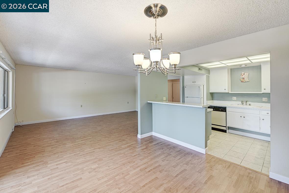 Photo #10: 41138582 Listing: Photo #10
