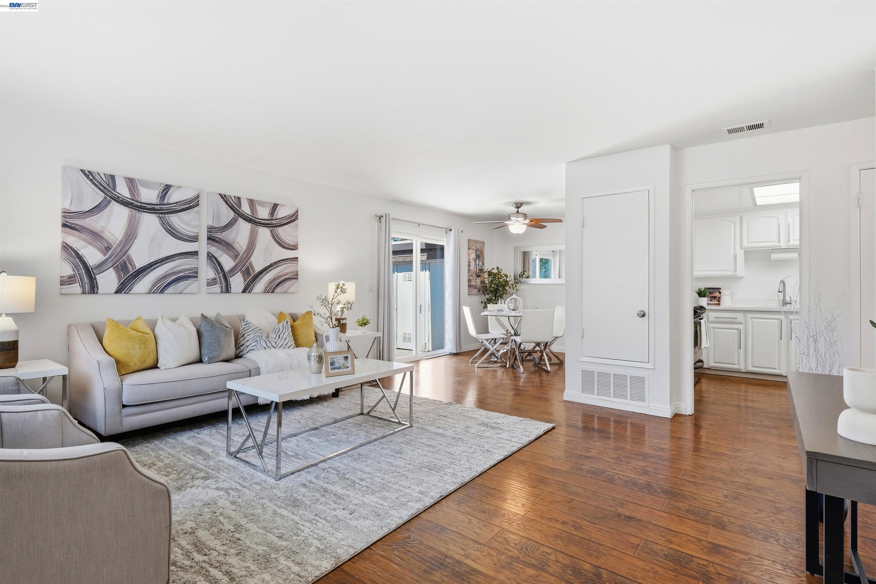 Photo #3: 41138587 Listing: Photo #3