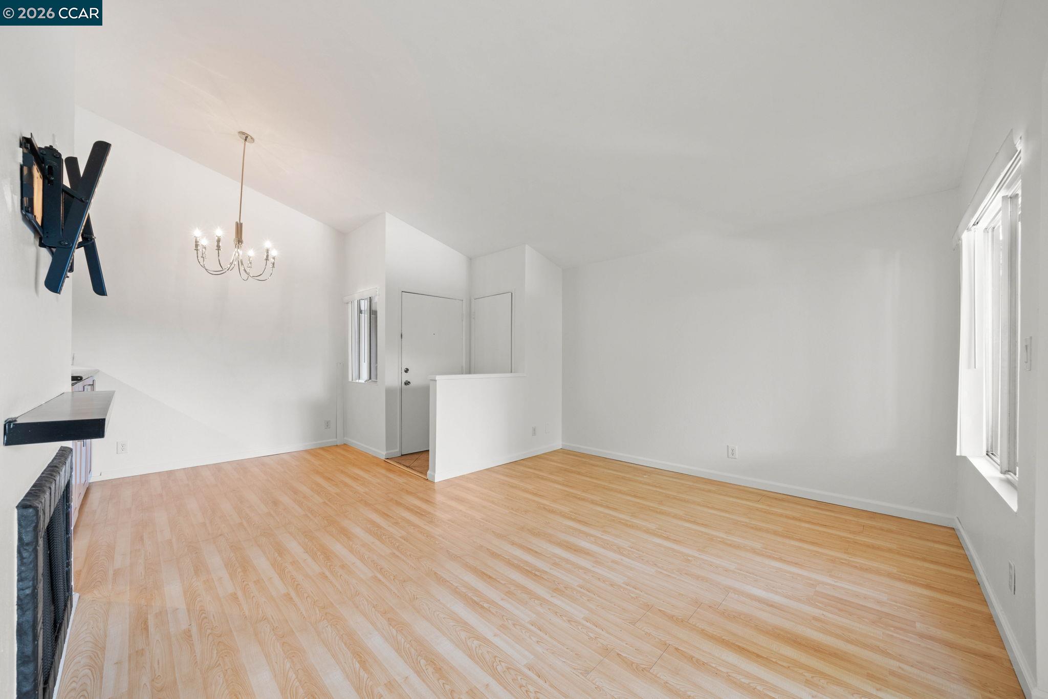 Photo #4: 41138589 Listing: Photo #4