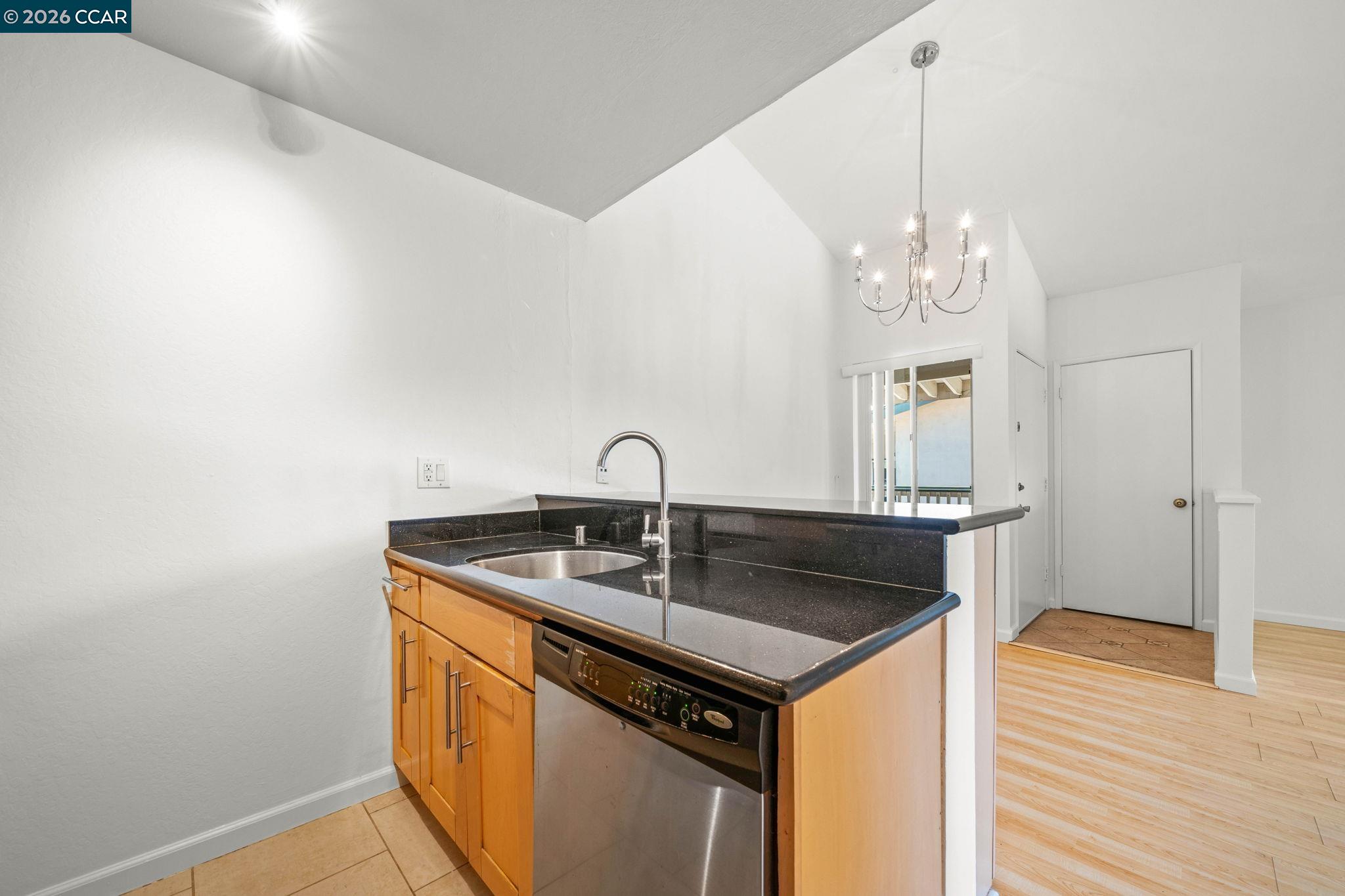 Photo #9: 41138589 Listing: Photo #9