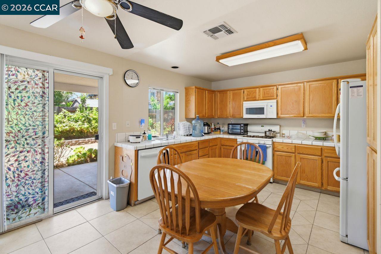 897 Sapphire Cir, Vacaville CA 95687 — photo 11