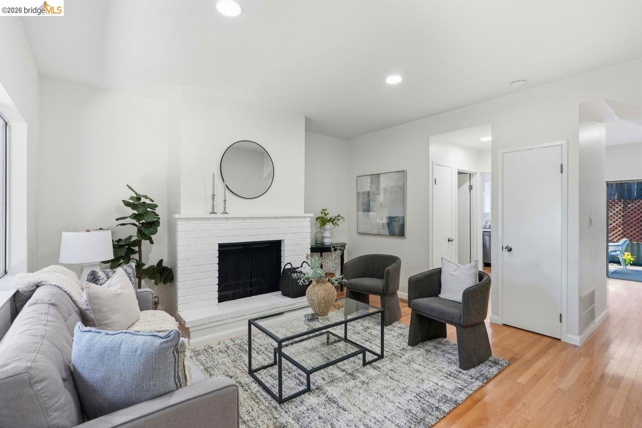 Photo #2: 41138611 Listing: Photo #2
