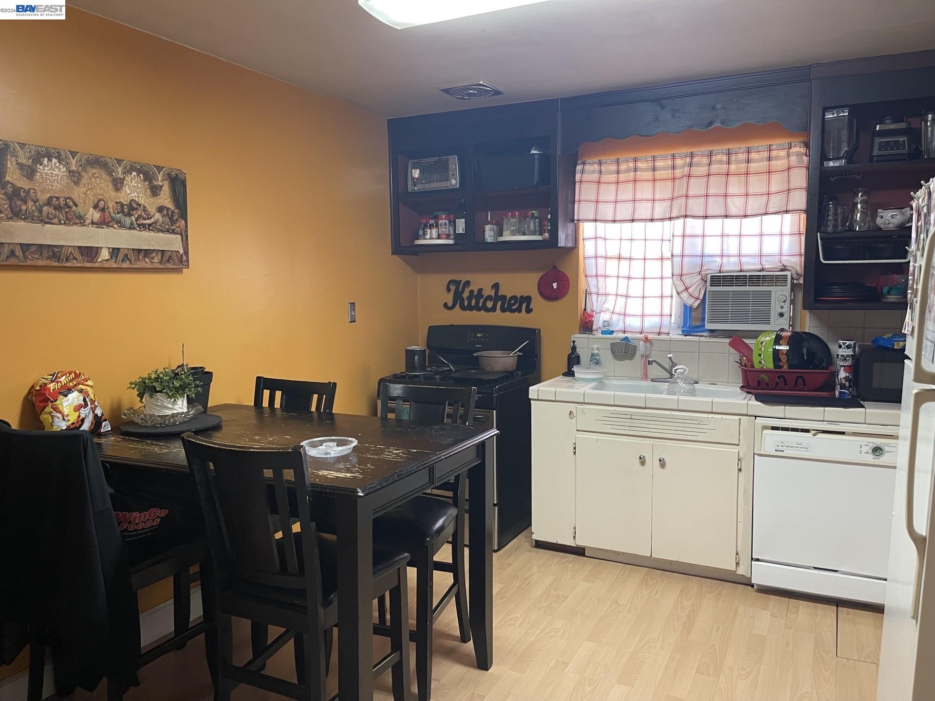 1003 Trinity St, Manteca CA 95336 — photo 3