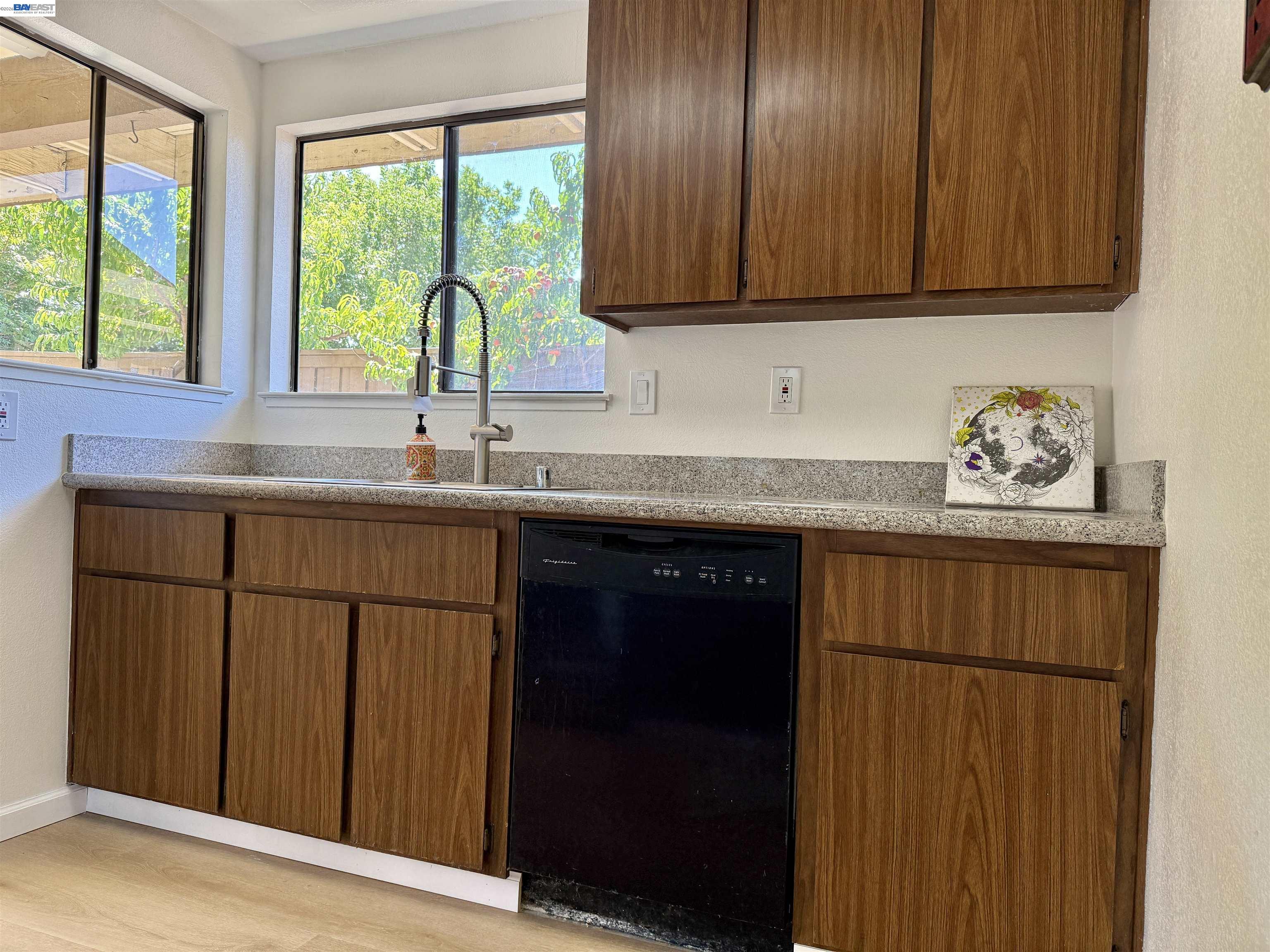 Photo #4: 41138662 Listing: Photo #4