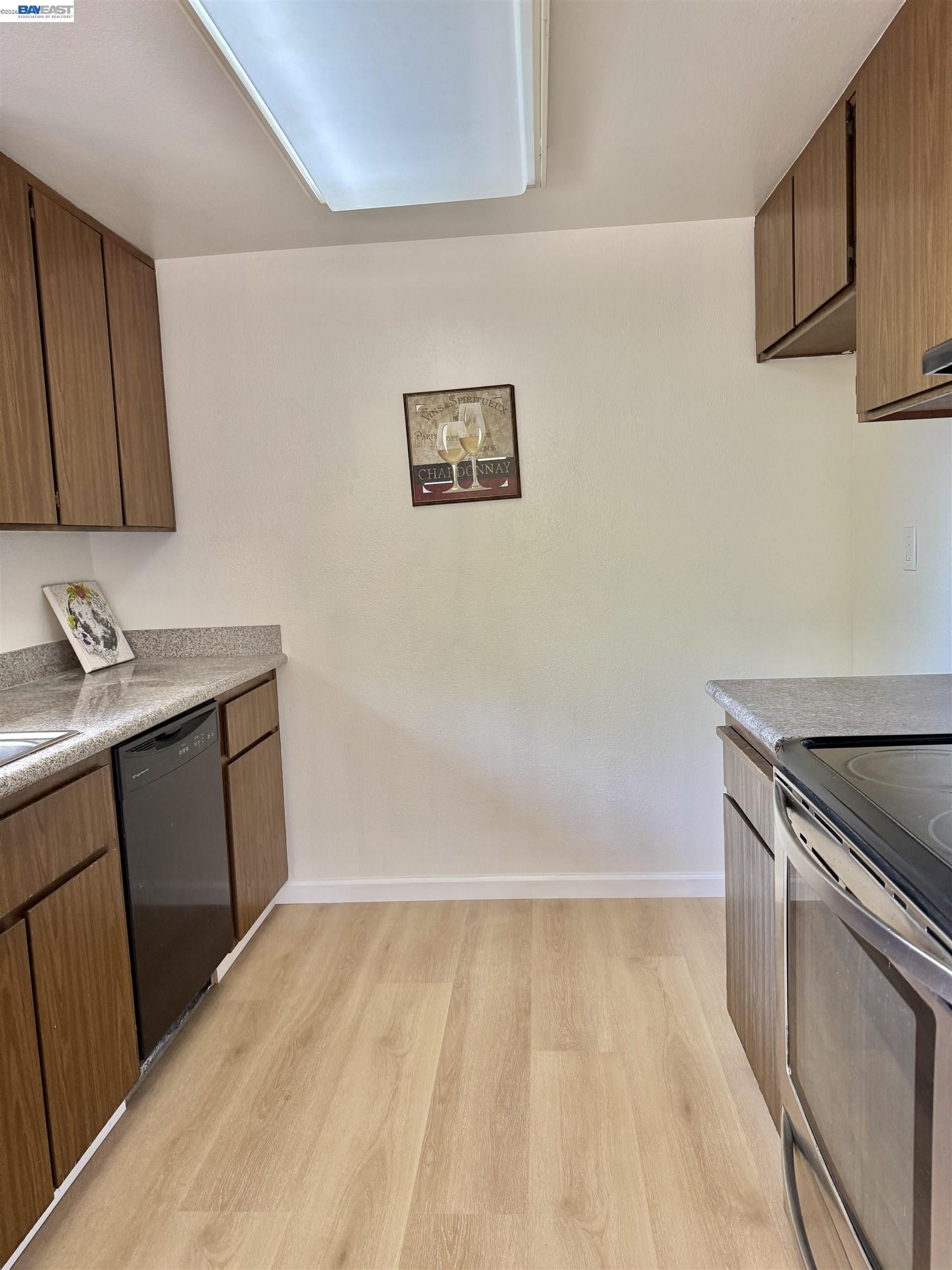 Photo #8: 41138662 Listing: Photo #8