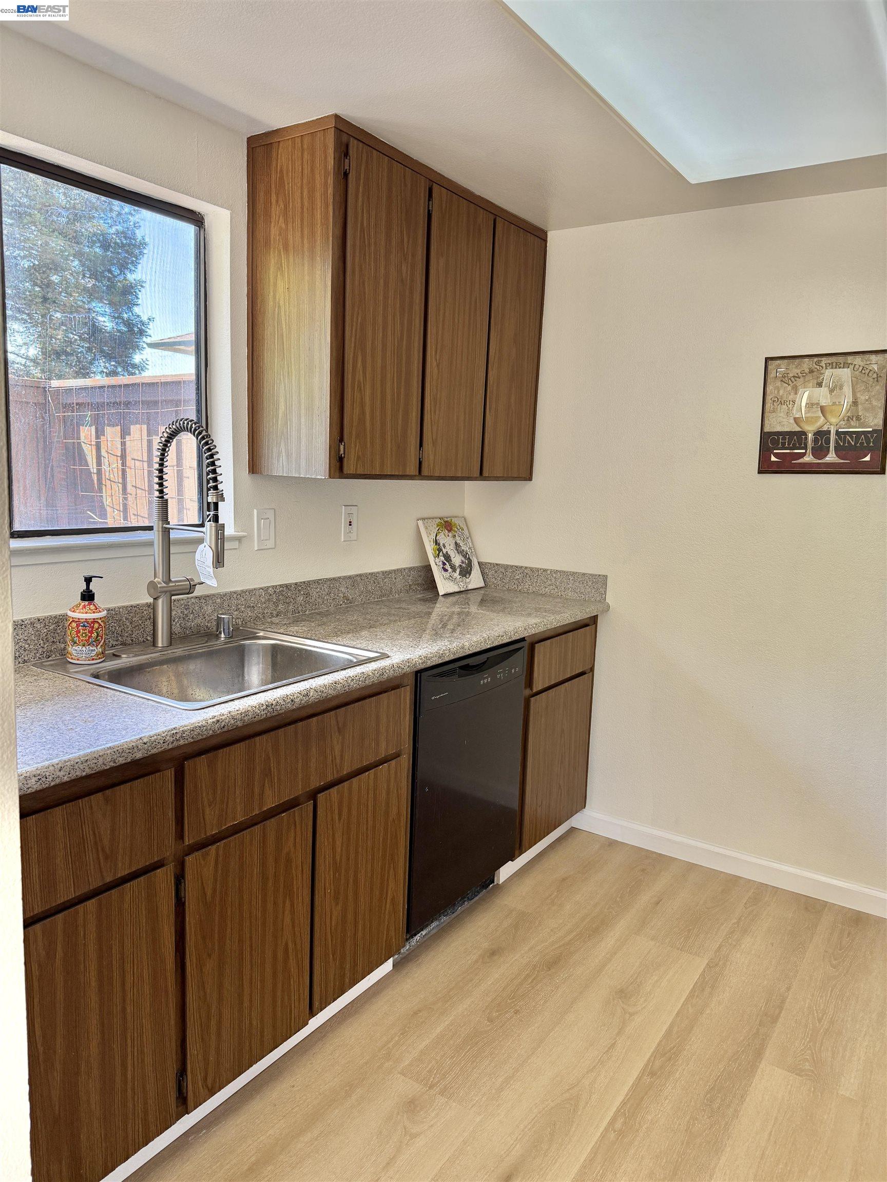 Photo #9: 41138662 Listing: Photo #9