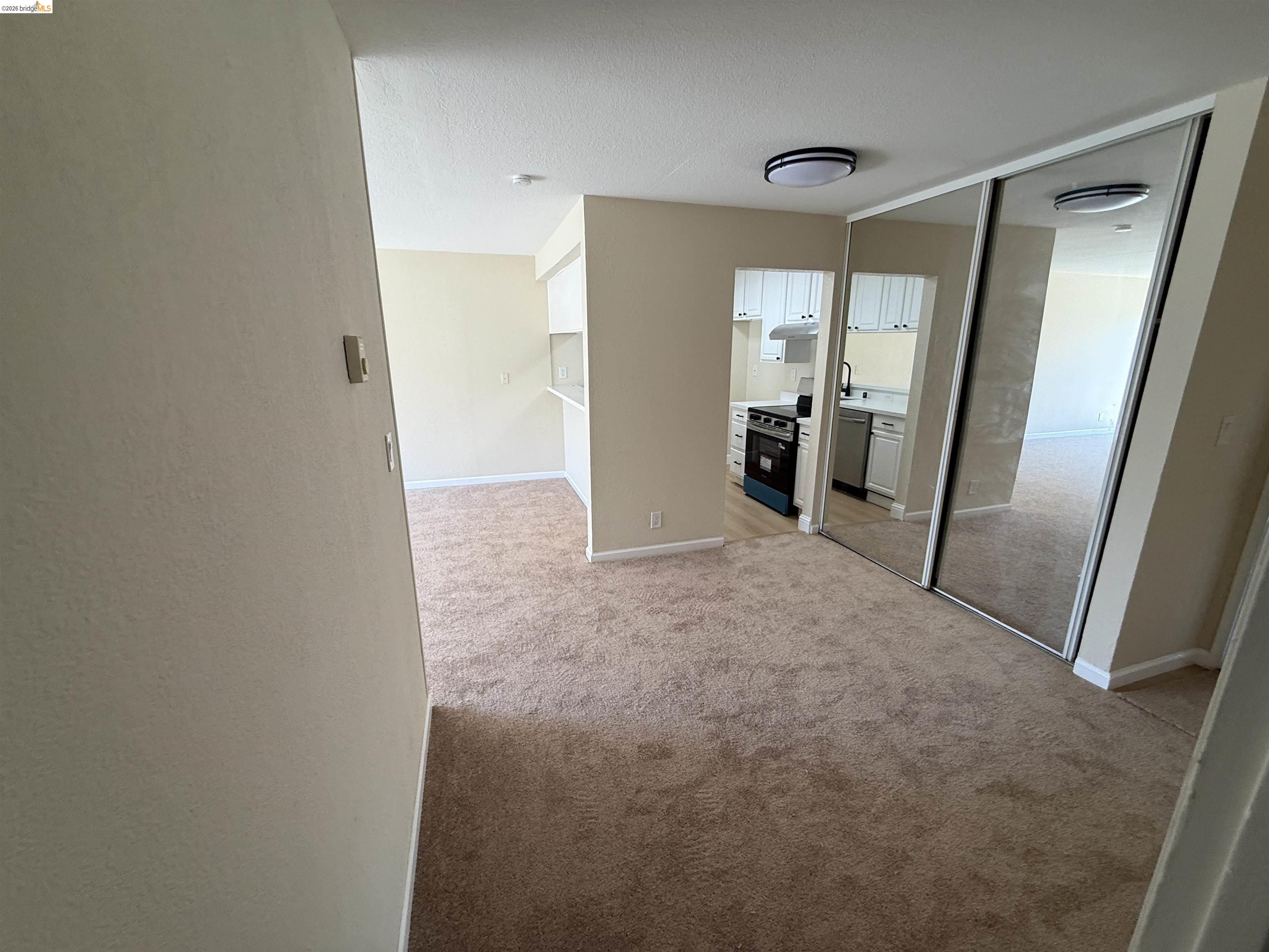 Photo #3: 41138686 Listing: Photo #3