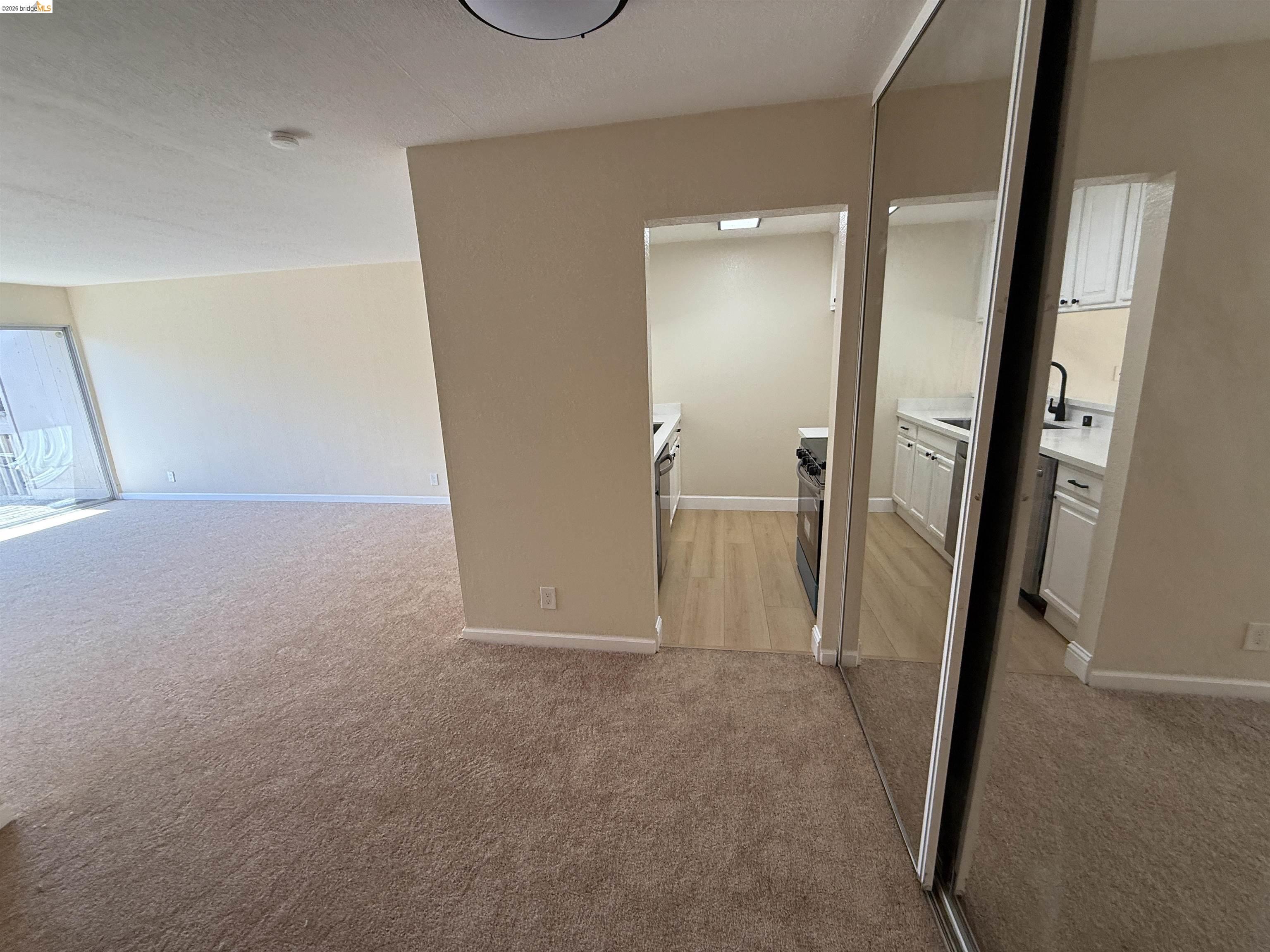 Photo #4: 41138686 Listing: Photo #4
