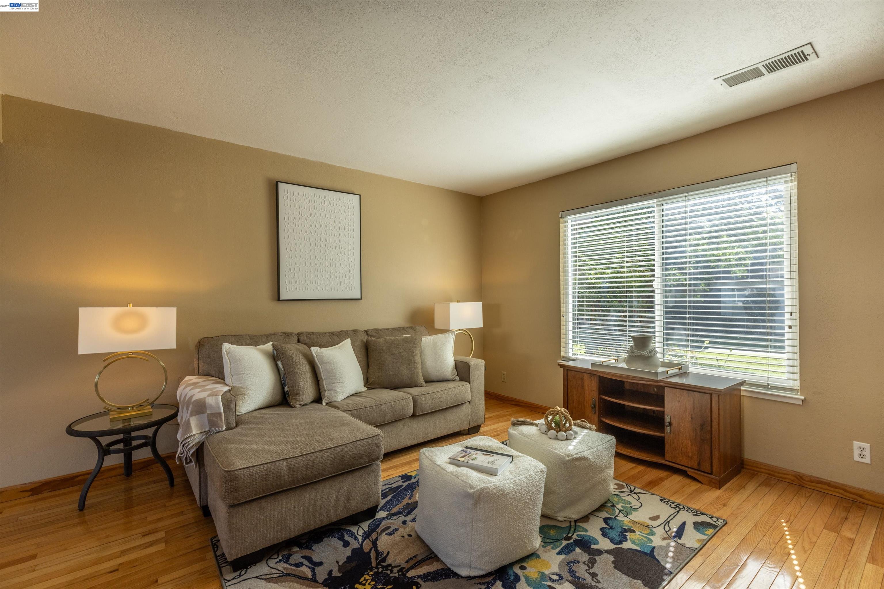 Photo #11: 41138693 Listing: Photo #11
