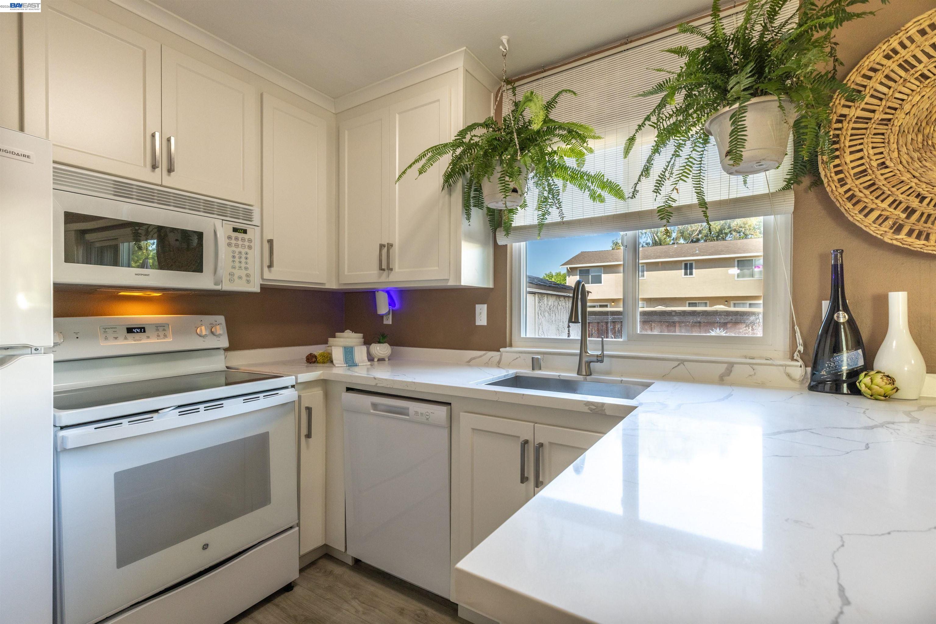 Photo #5: 41138693 Listing: Photo #5