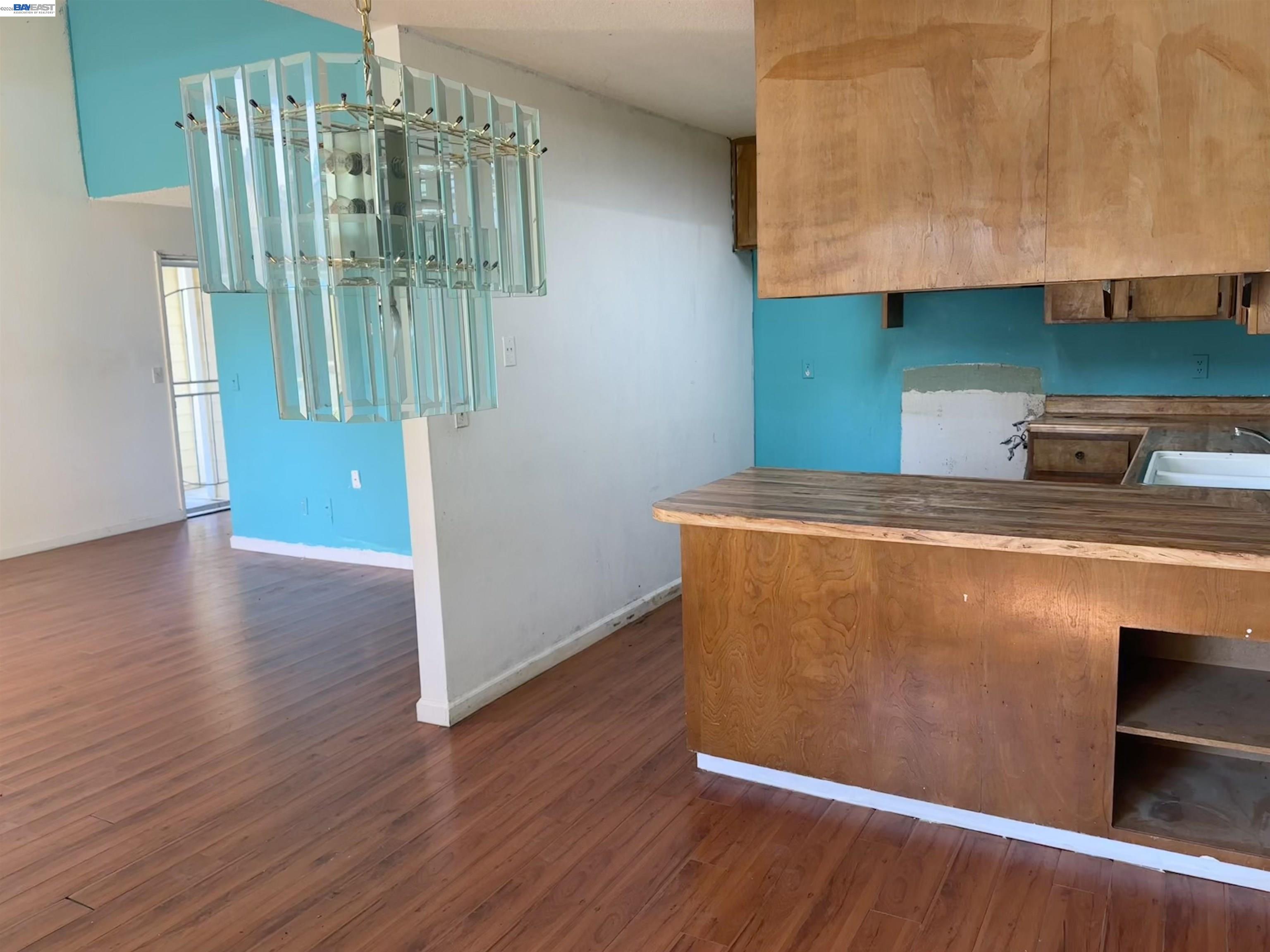 Photo #8: 41138703 Listing: Photo #8