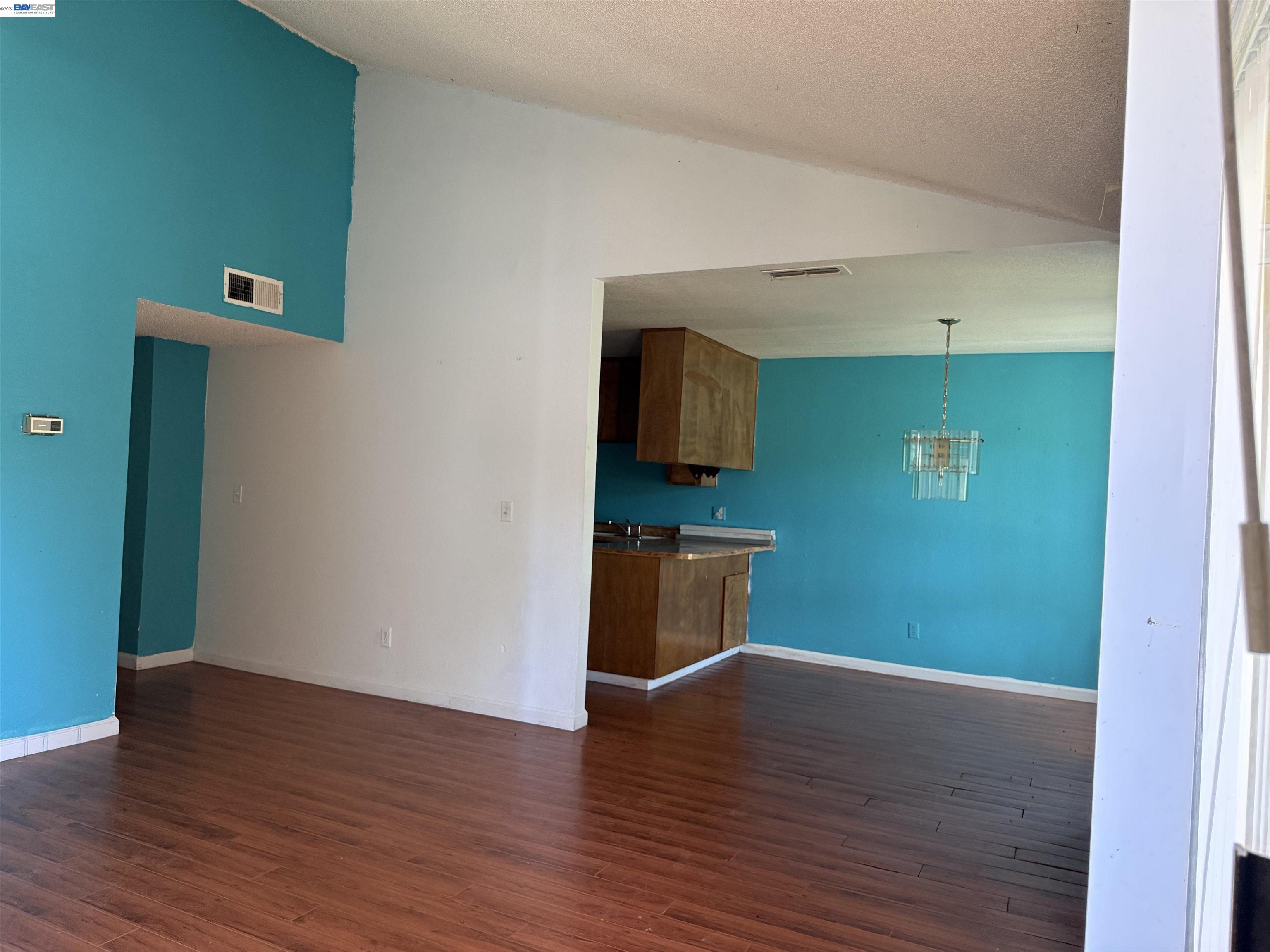 Photo #10: 41138703 Listing: Photo #10