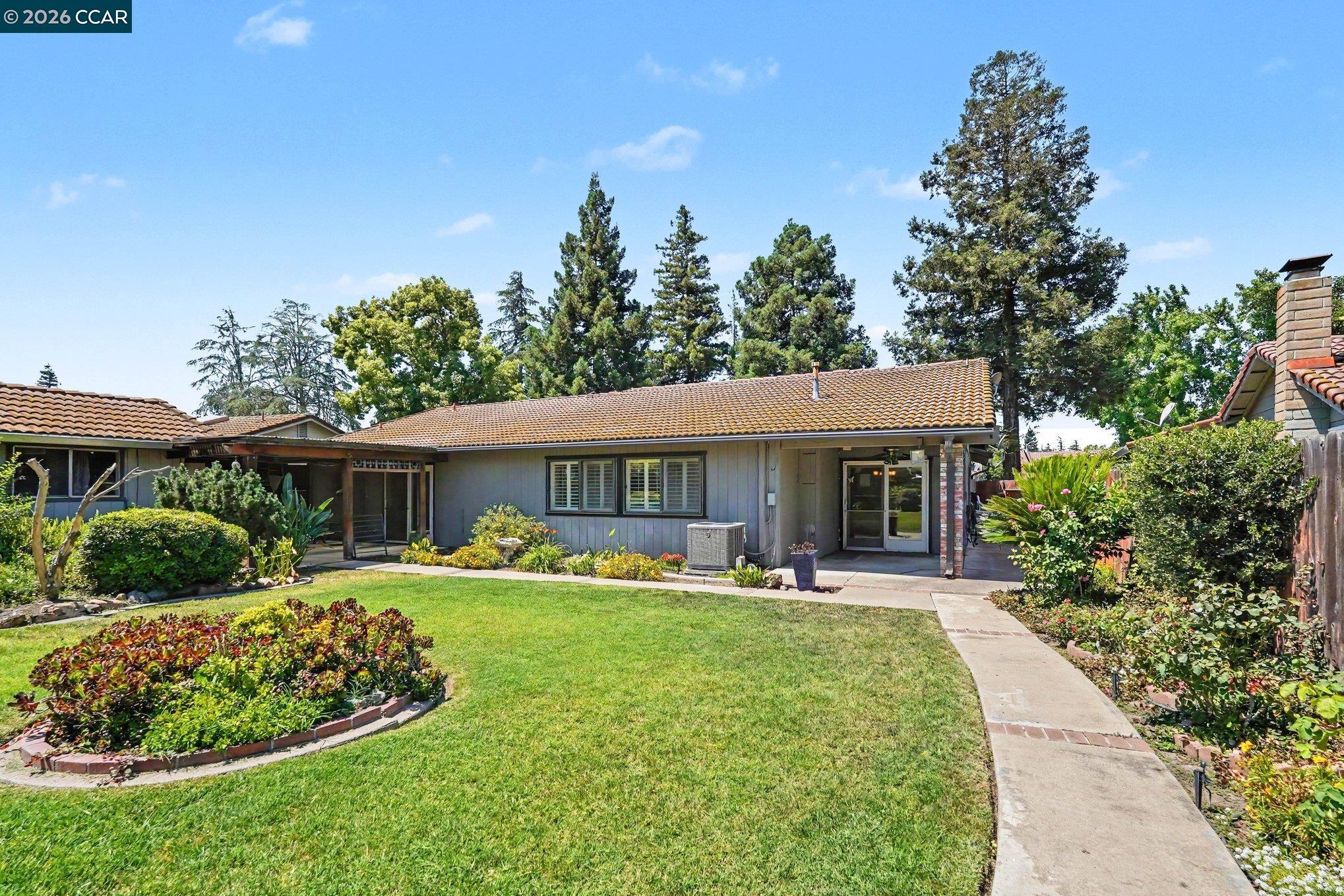 2356 Golden Bear Circle, Stockton CA 95209