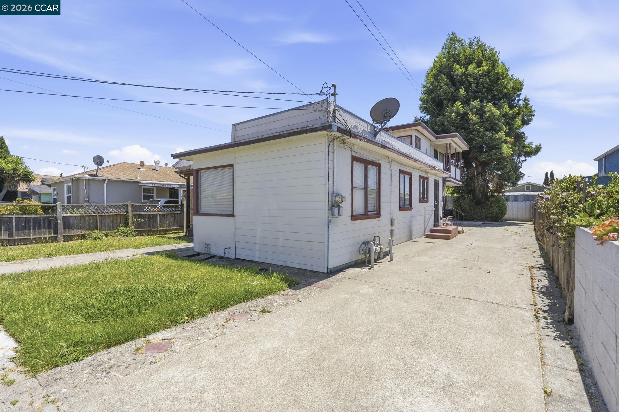 3008 Center Avenue, Richmond CA 94804 — photo 2