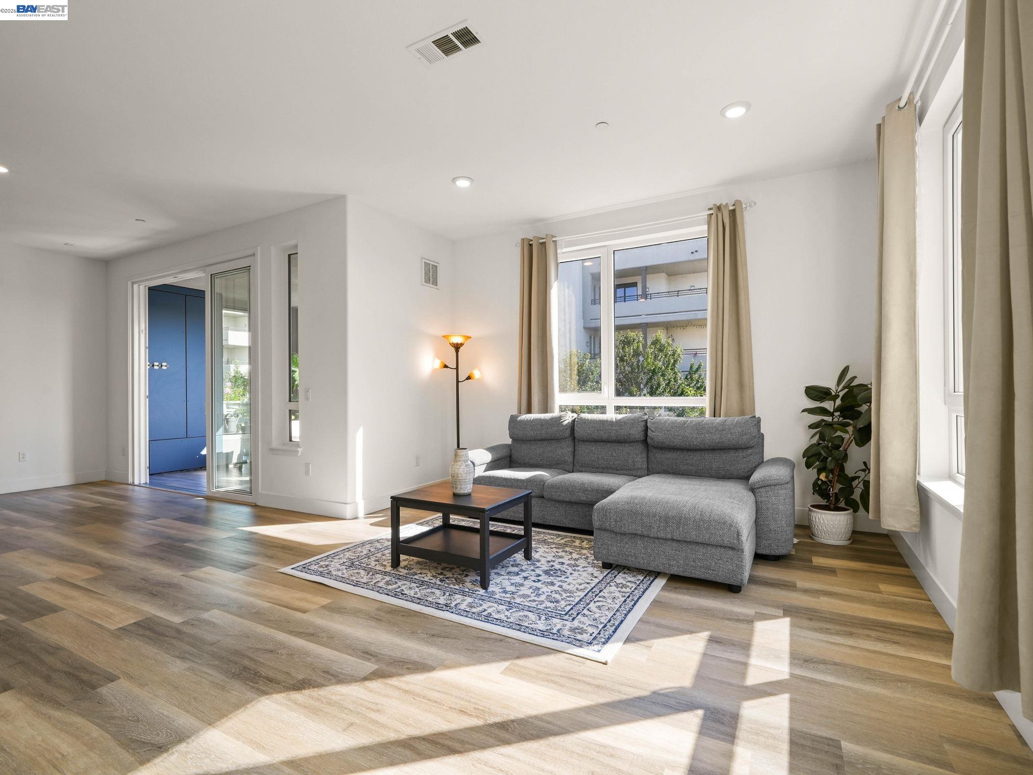 Photo #4: 41138839 Listing: Photo #4