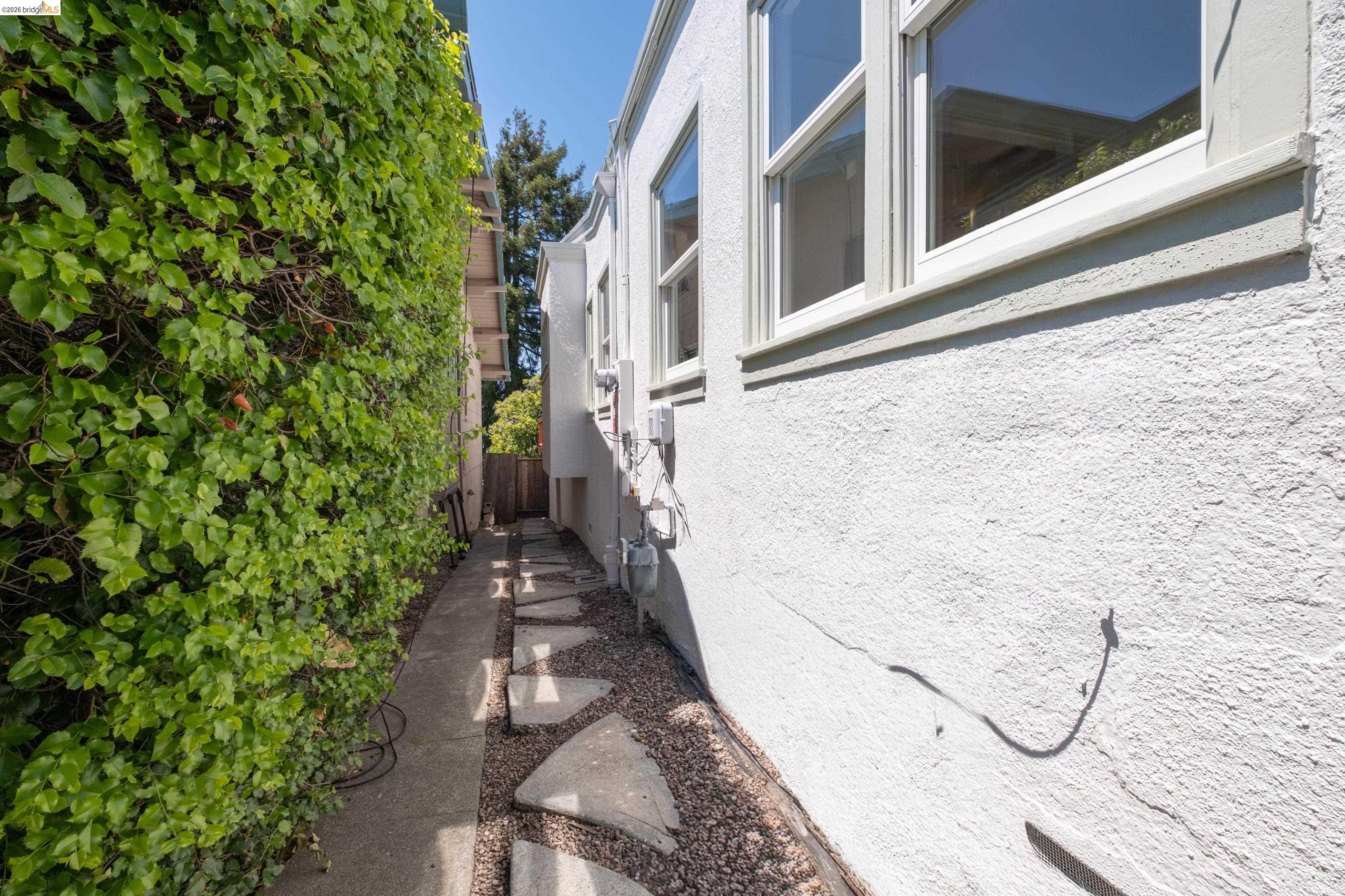 1611 Rose St