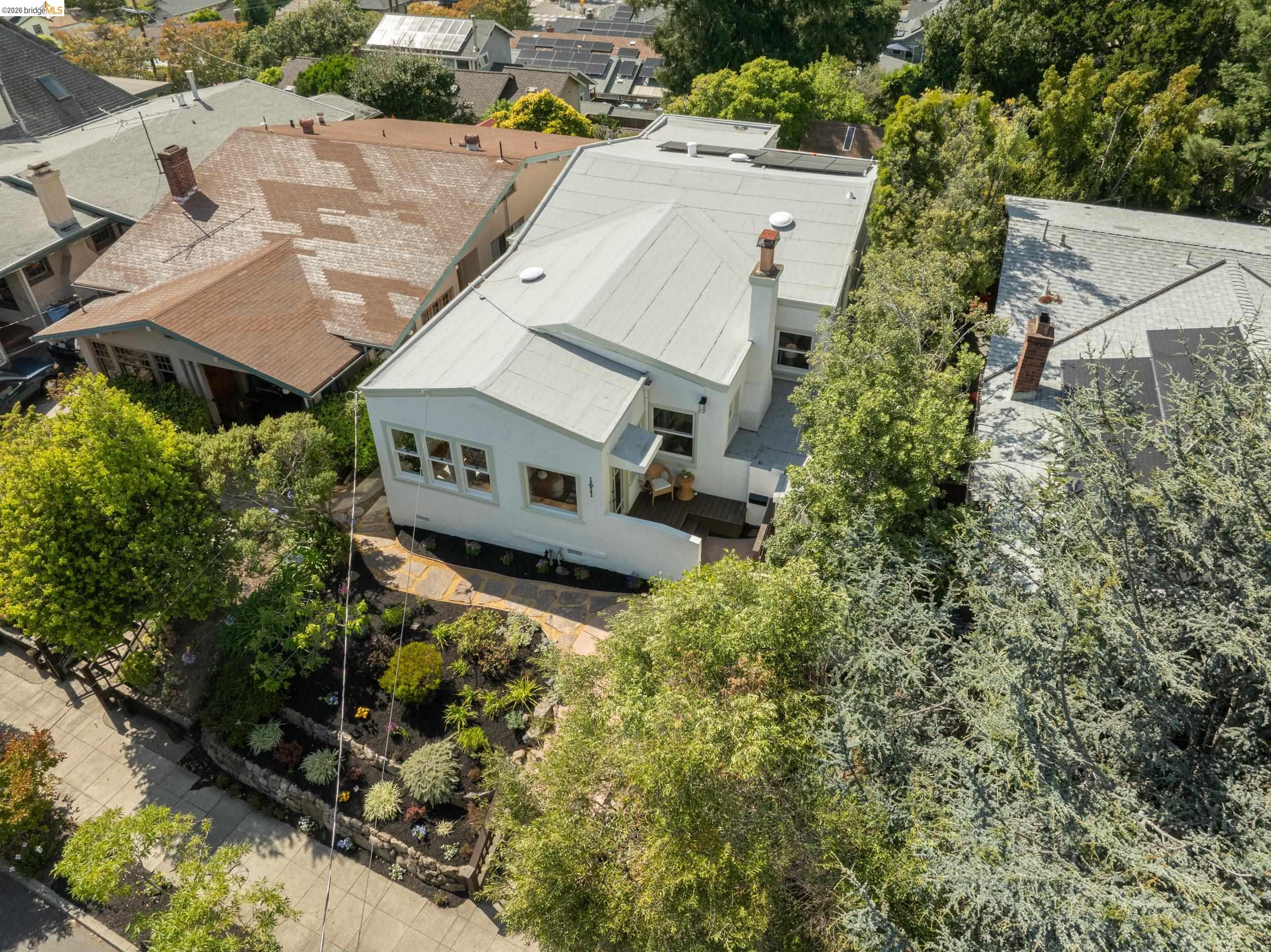 1611 Rose St