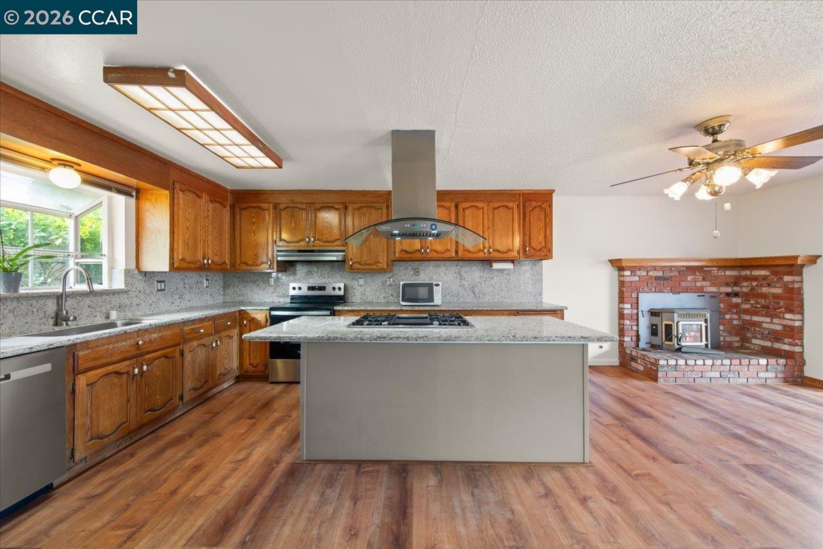 2080 Costa Ct, Pinole CA 94564 — photo 16