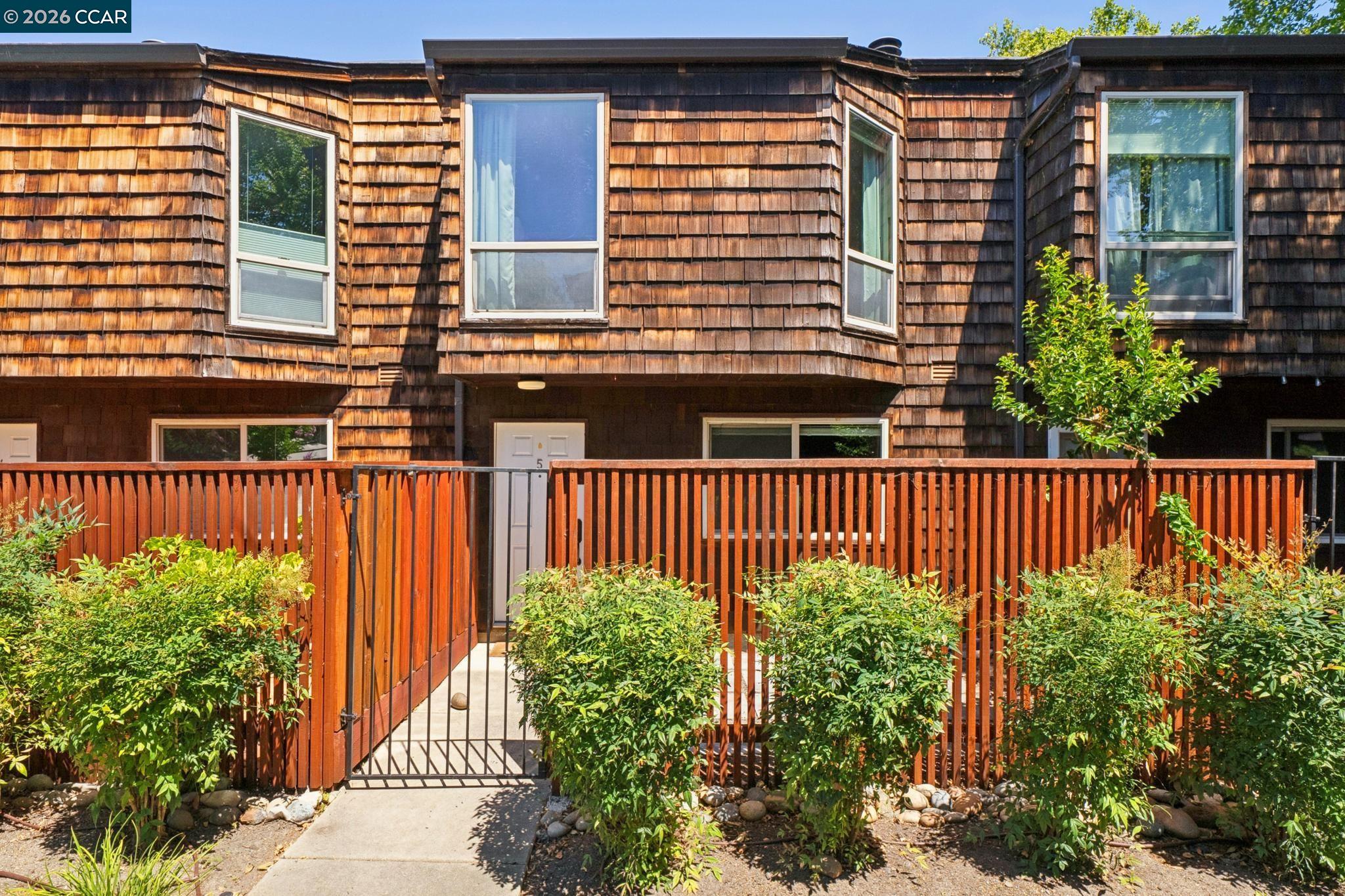 Photo #1: 41138874 Listing: Photo #1