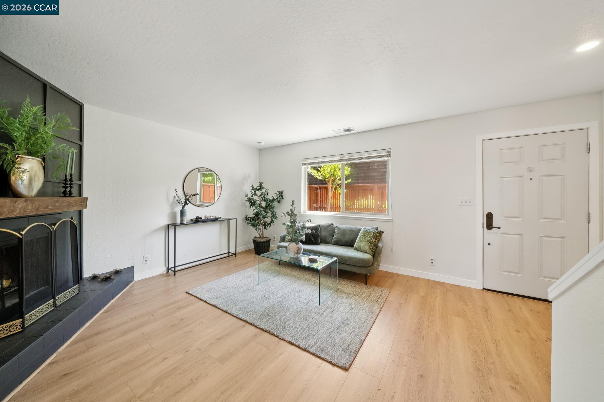 Photo #6: 41138874 Listing: Photo #6