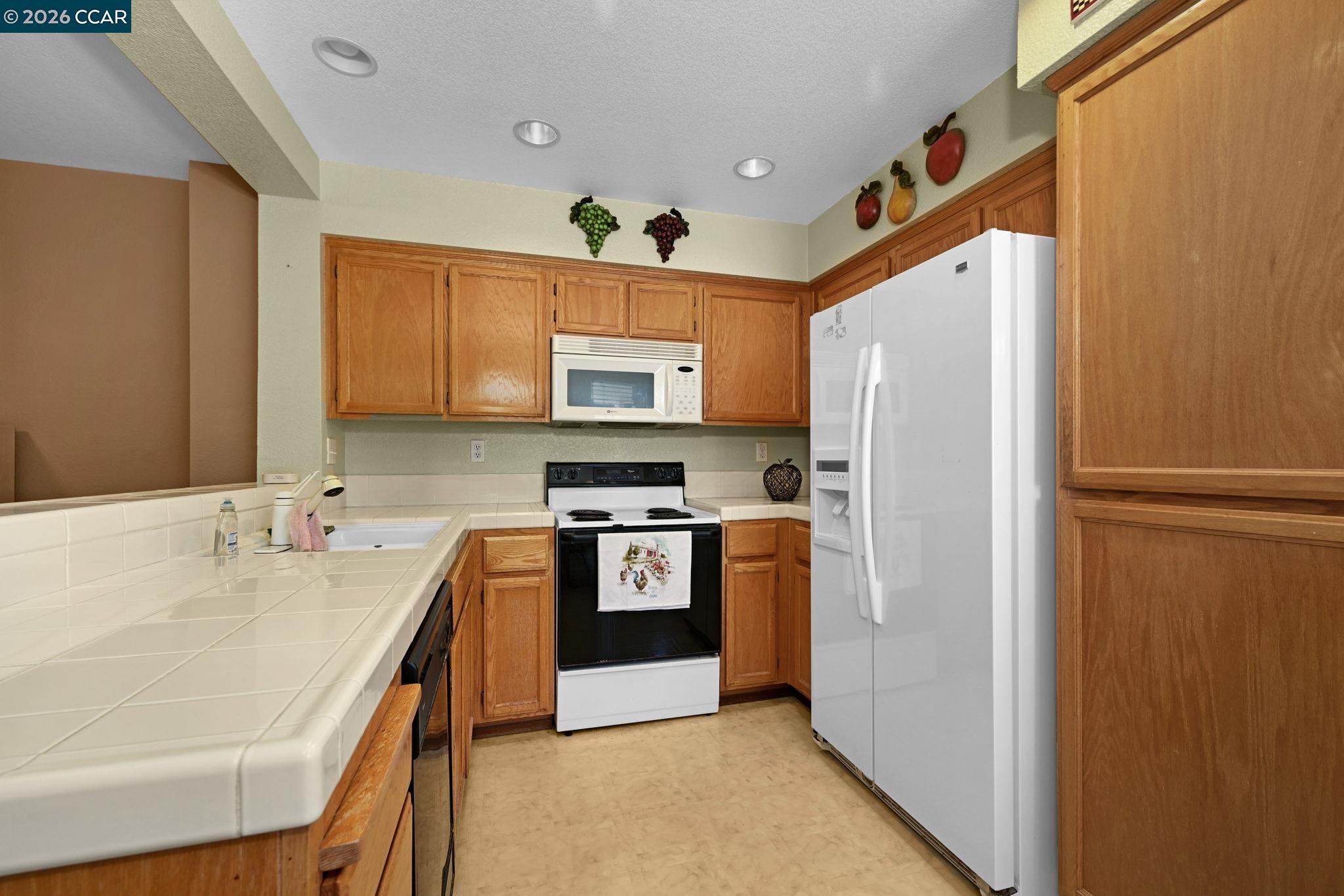 Photo #15: 41138899 Listing: Photo #15