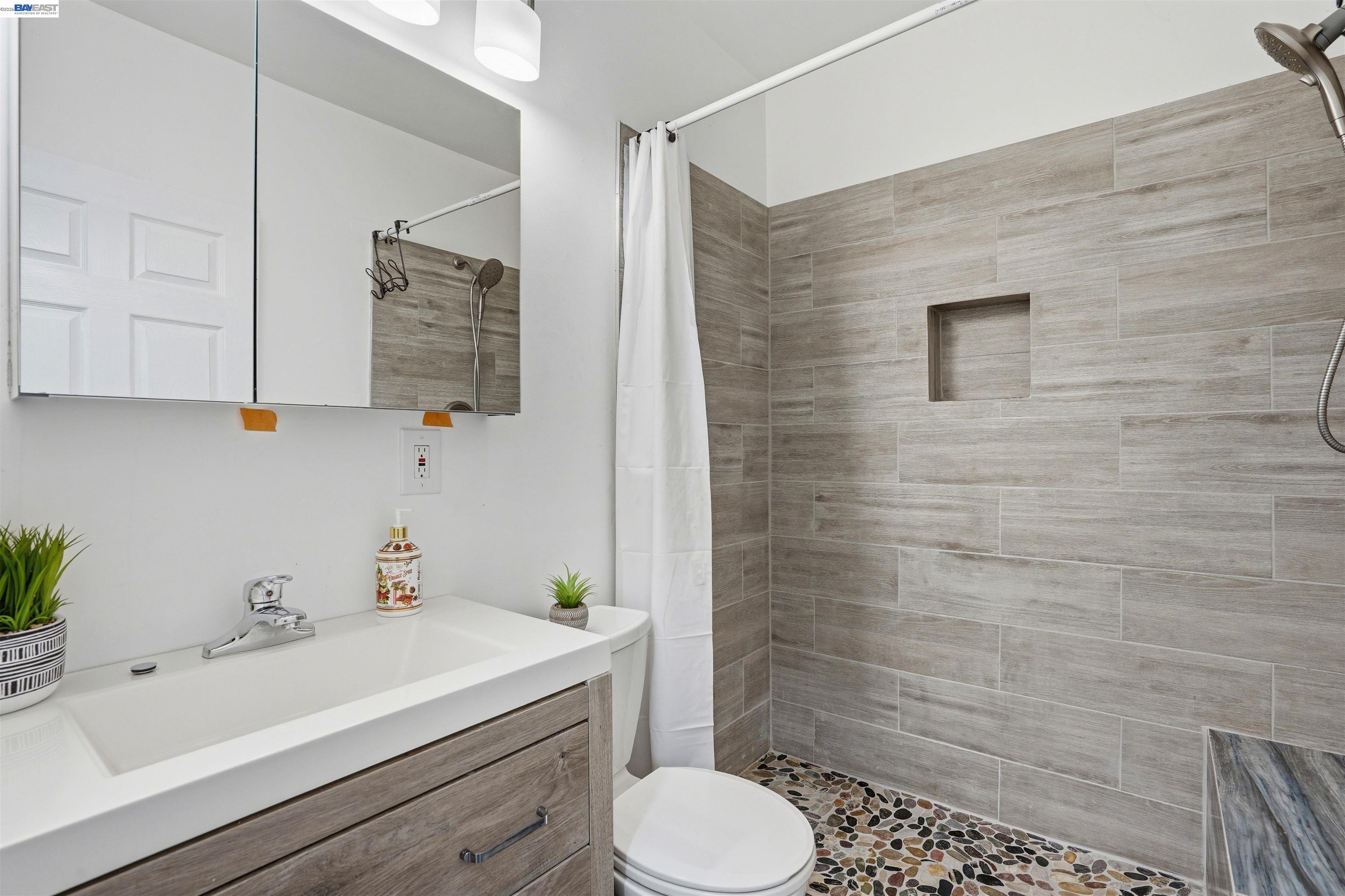 3910 Oak Hill Rd, Oakland CA 94605 — photo 19