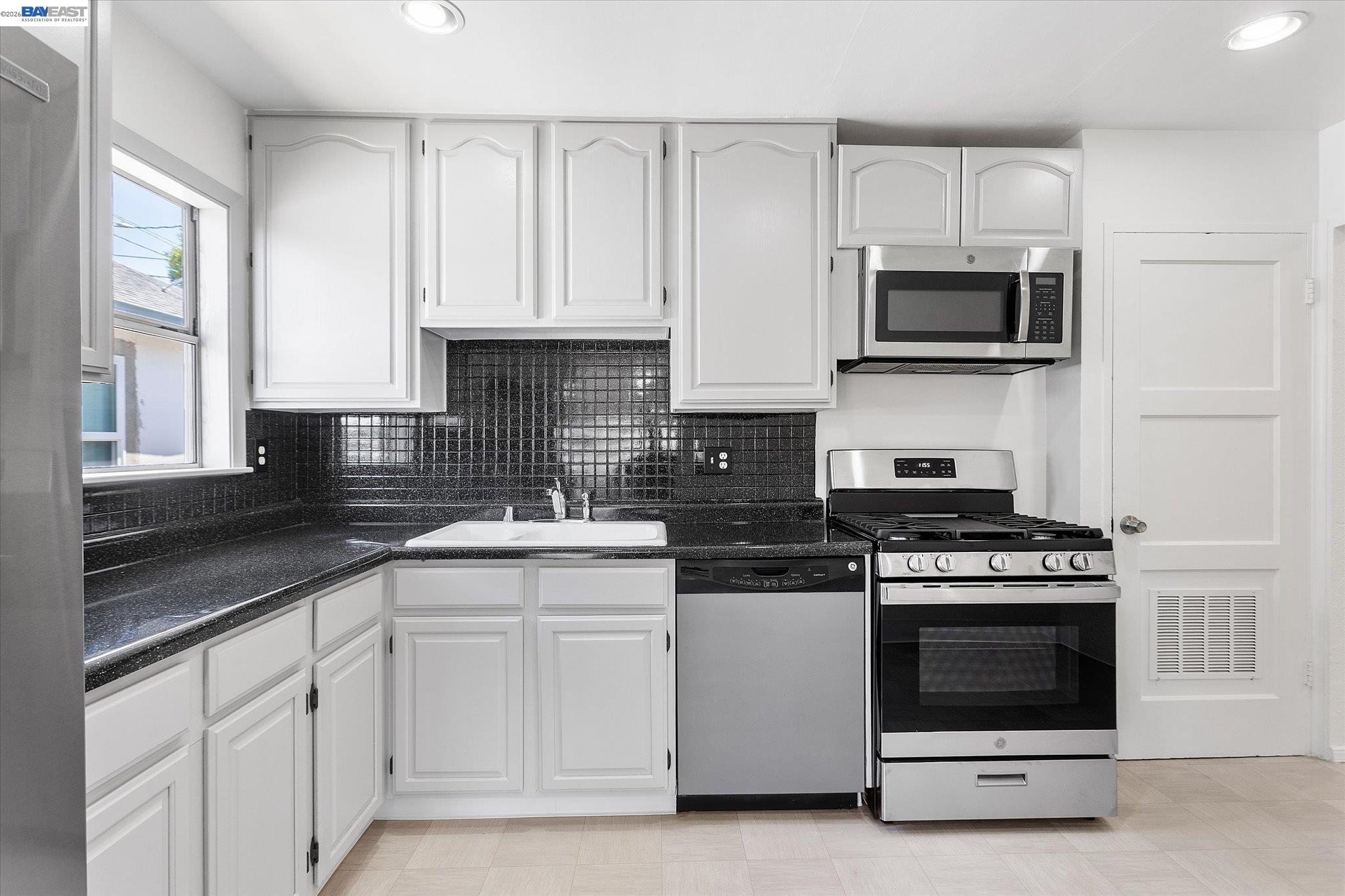 17265 VIA PRIMERO, San Lorenzo CA 94580 — photo 9