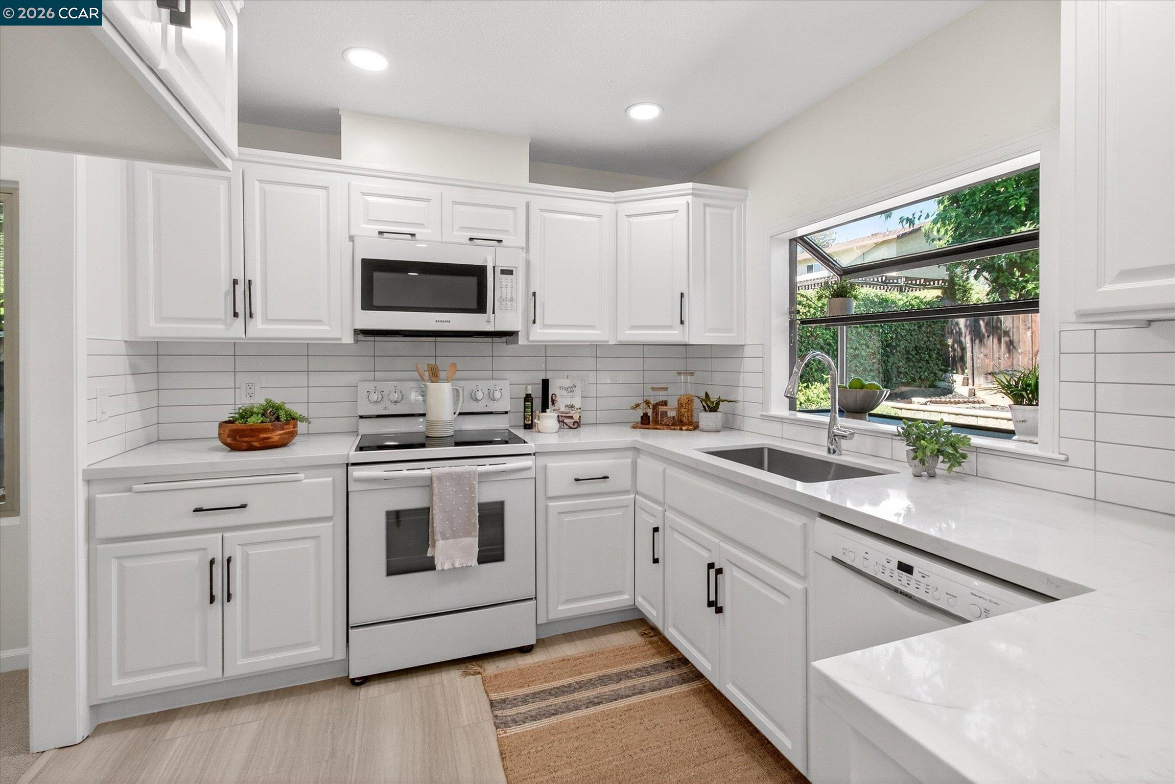 714 Navaronne Way, Concord CA 94518 — photo 26