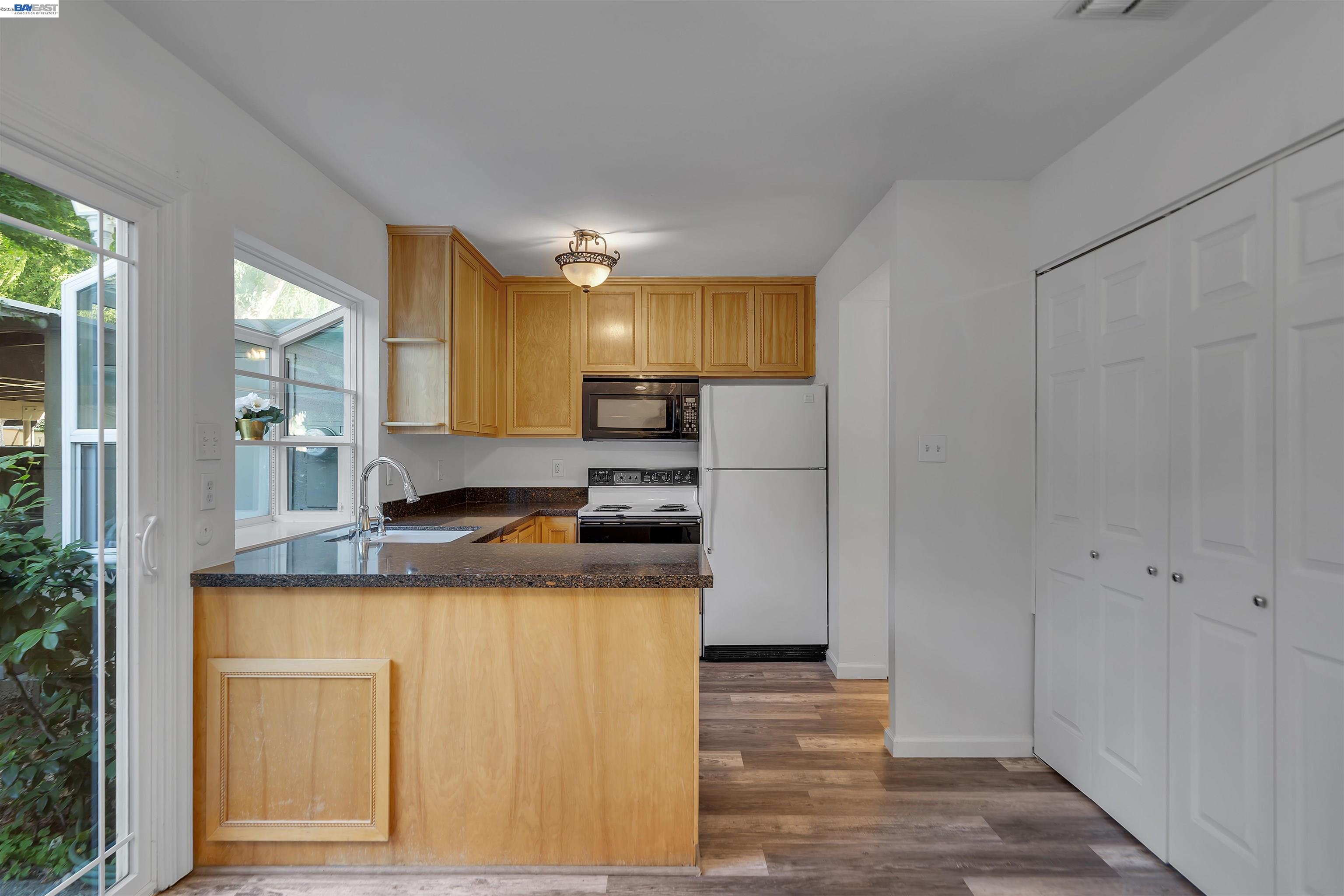 8848 La Riviera Dr # B, Sacramento CA 95826 — photo 12