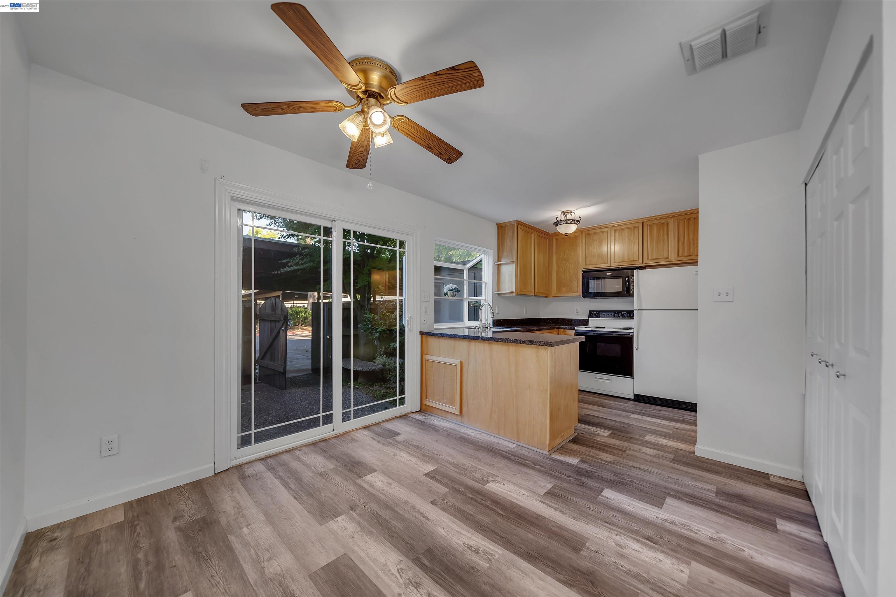 8848 La Riviera Dr # B, Sacramento CA 95826 — photo 3