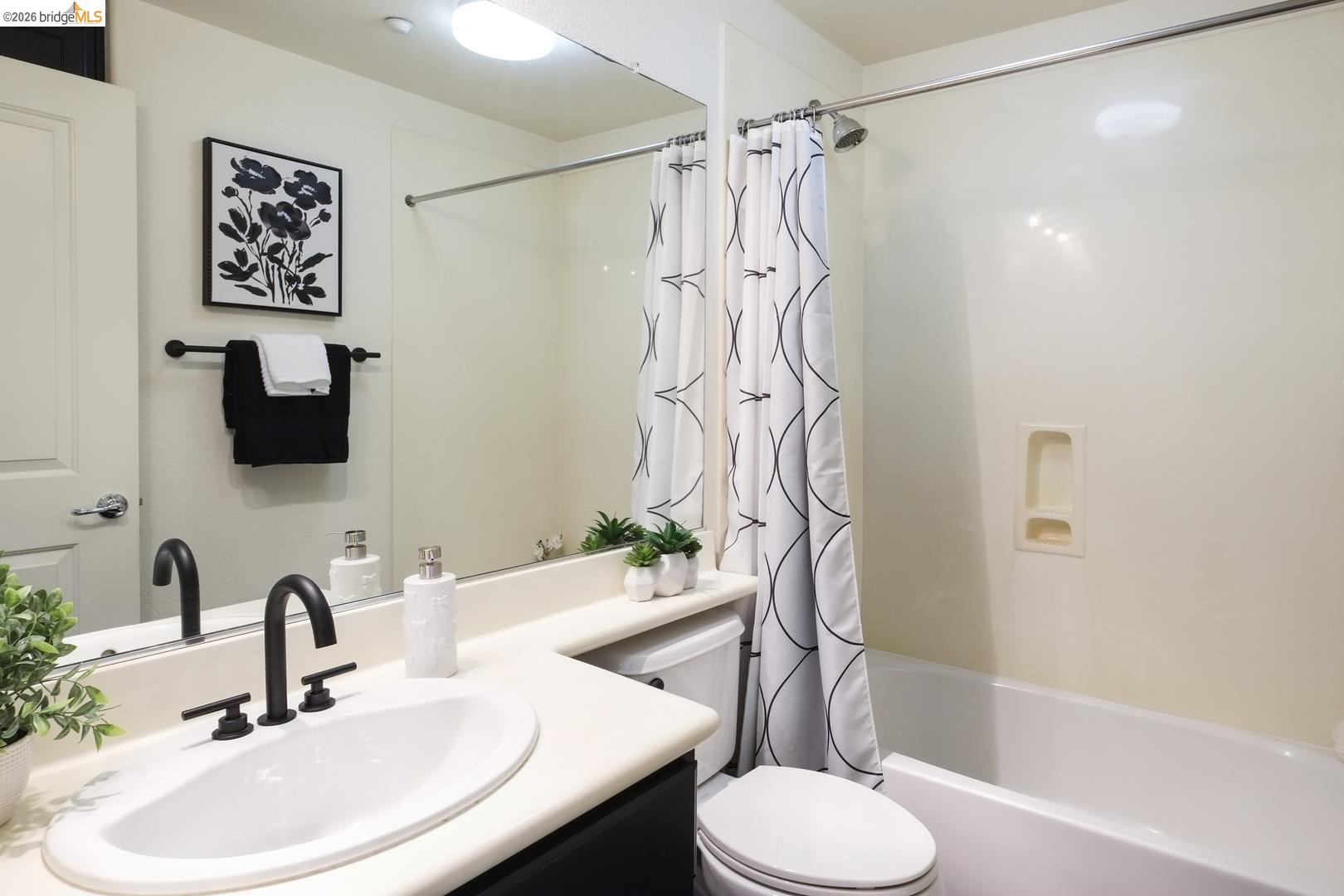 Photo #16: 41138961 Listing: Photo #16