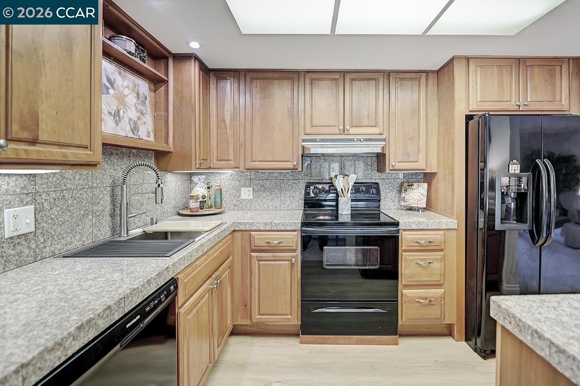 Photo #8: 41138985 Listing: Photo #8