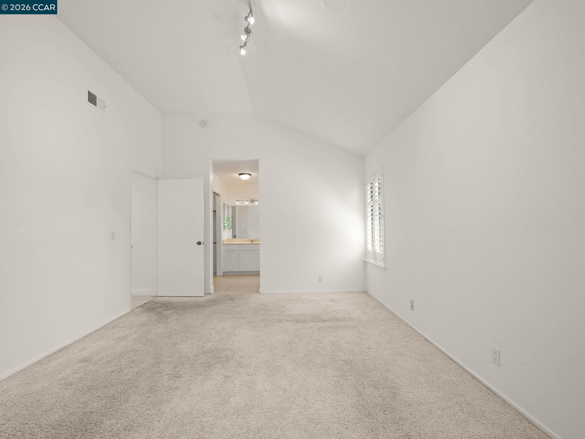 Photo #23: 41138997 Listing: Photo #23