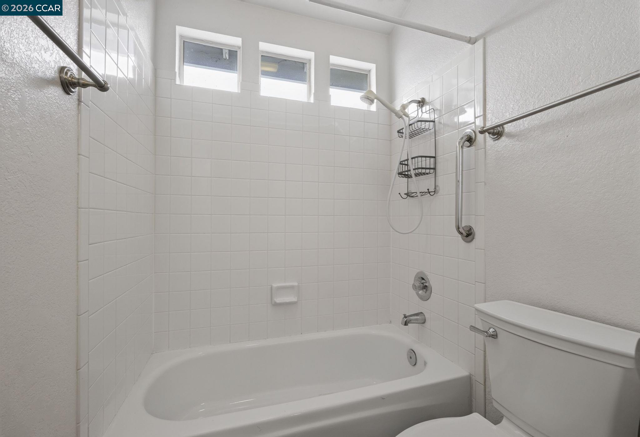 Photo #35: 41138999 Listing: Photo #35