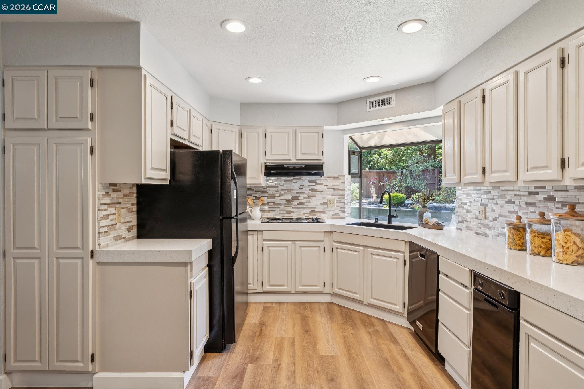 Photo #11: 41139005 Listing: Photo #11