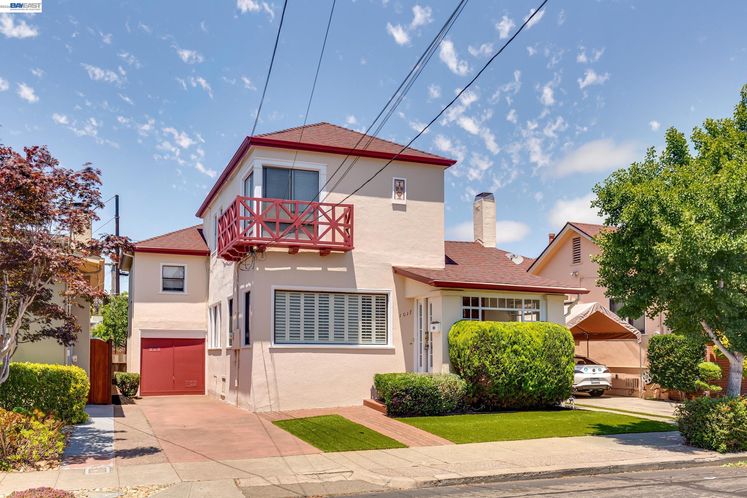 1017 Pearl St