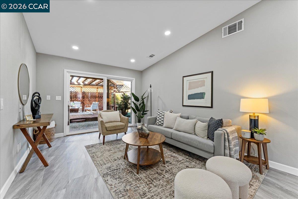 106 Oakmeade Ct, Vacaville CA 95687 — photo 16