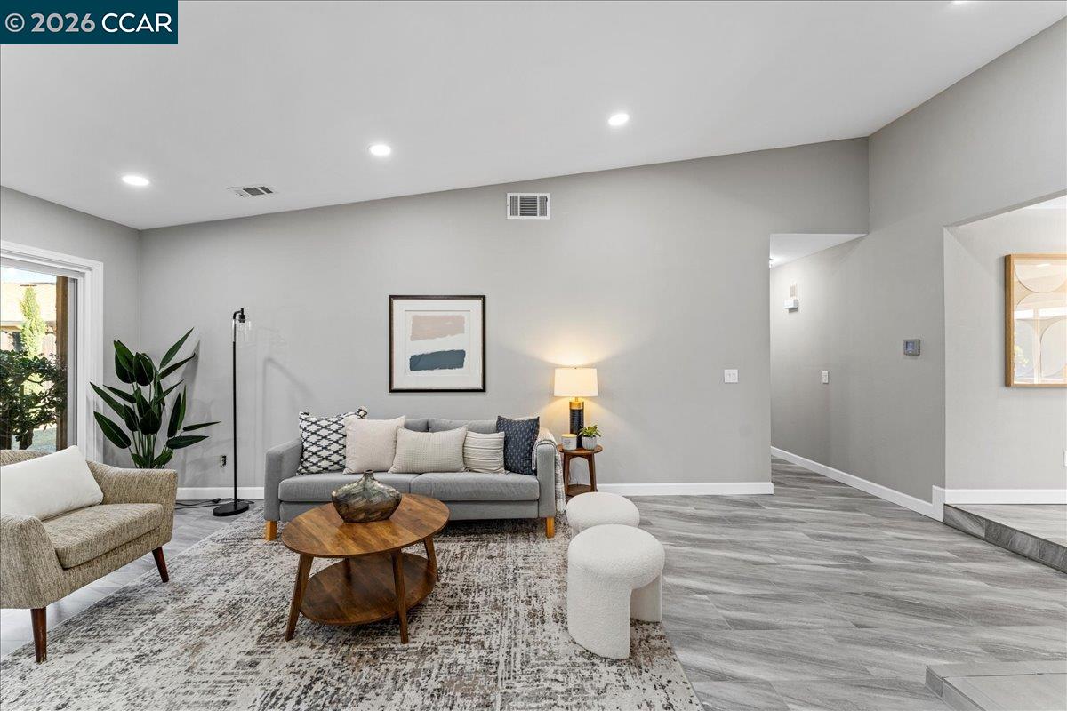 106 Oakmeade Ct, Vacaville CA 95687 — photo 18
