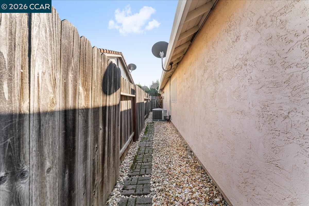 106 Oakmeade Ct, Vacaville CA 95687 — photo 38