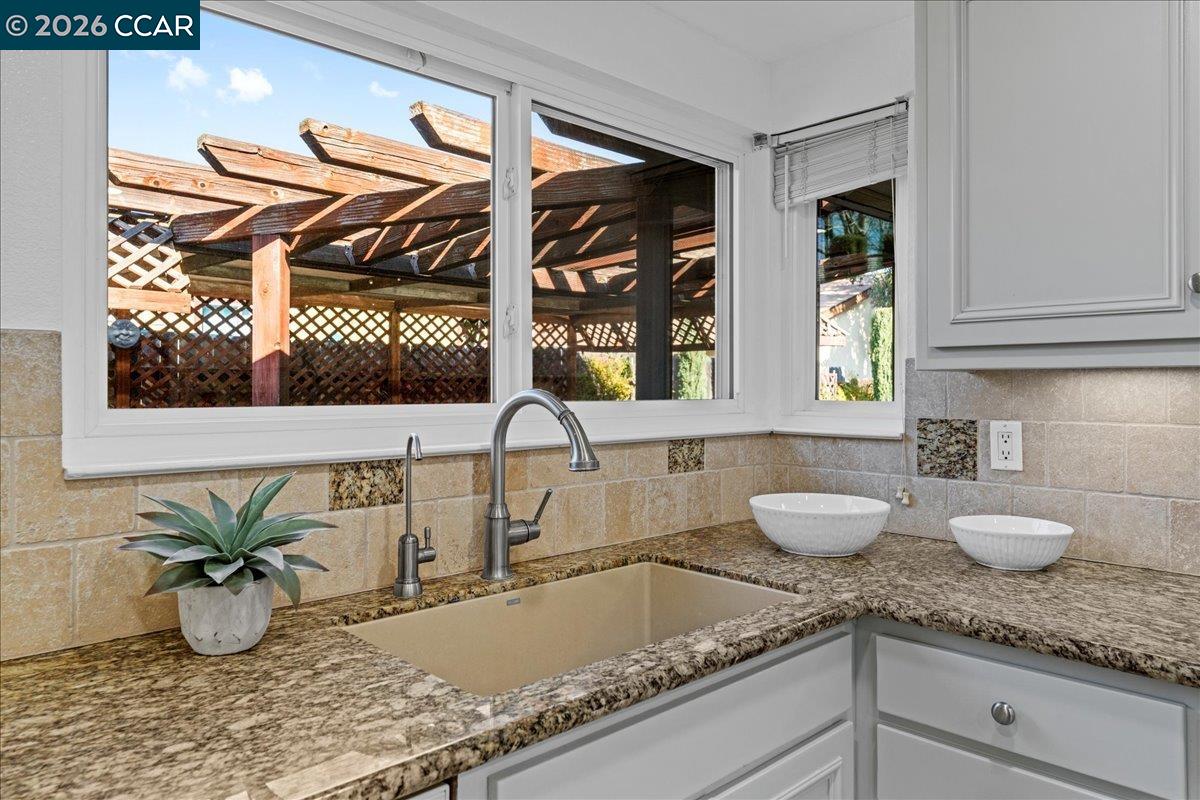 106 Oakmeade Ct, Vacaville CA 95687 — photo 10